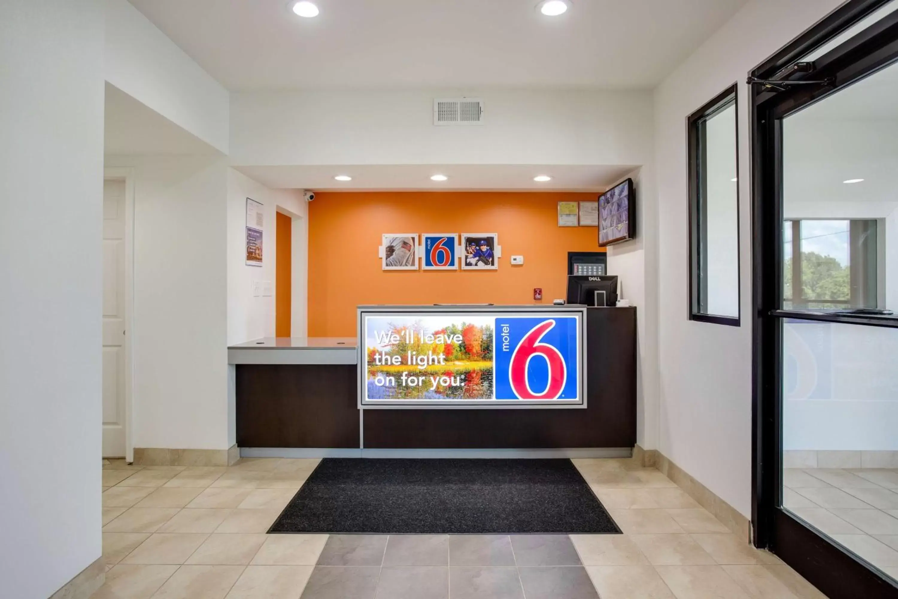 Property logo or sign, Lobby/Reception in Motel 6-White House, TN