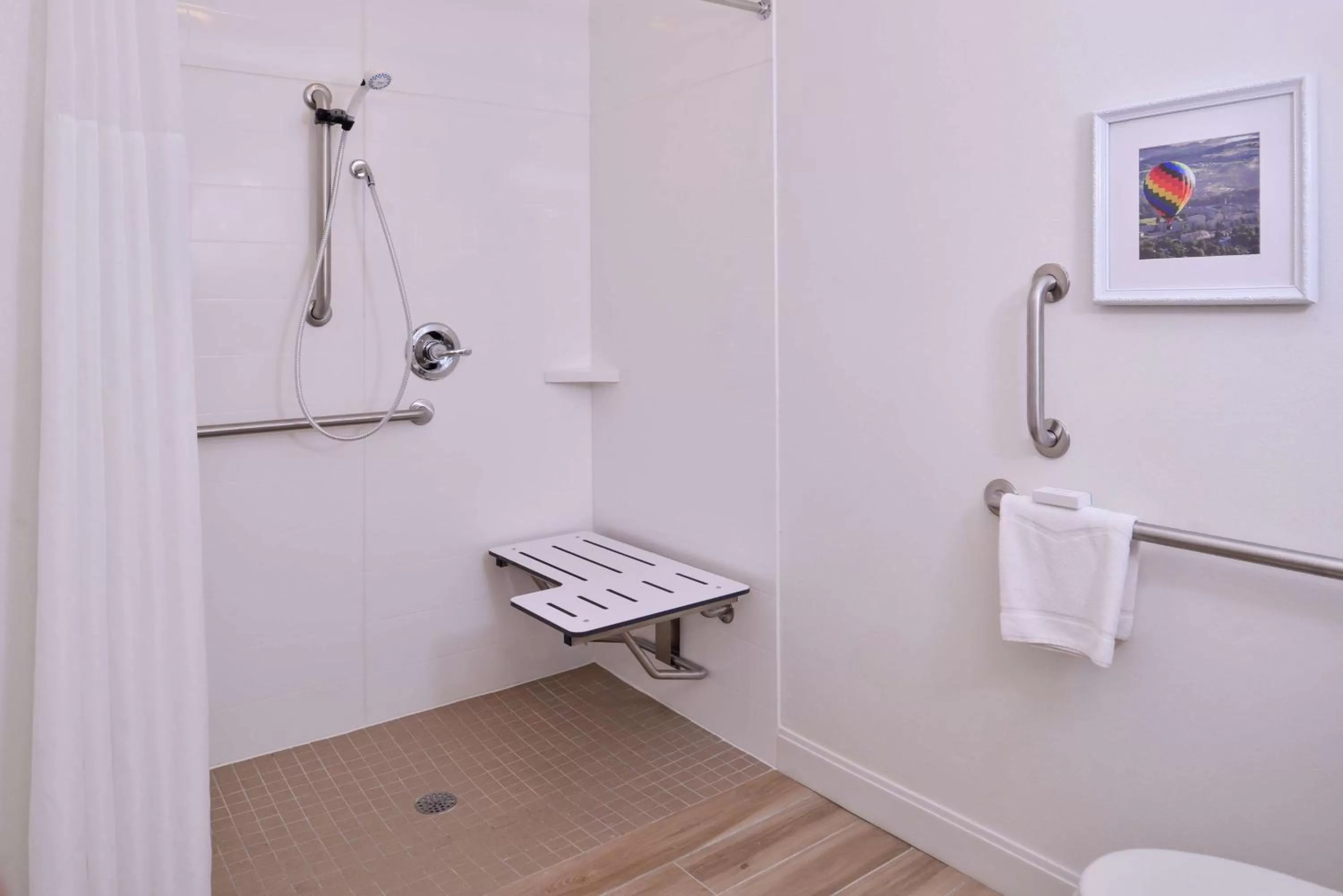 Bathroom in Hampton Inn Lexington Historic Area