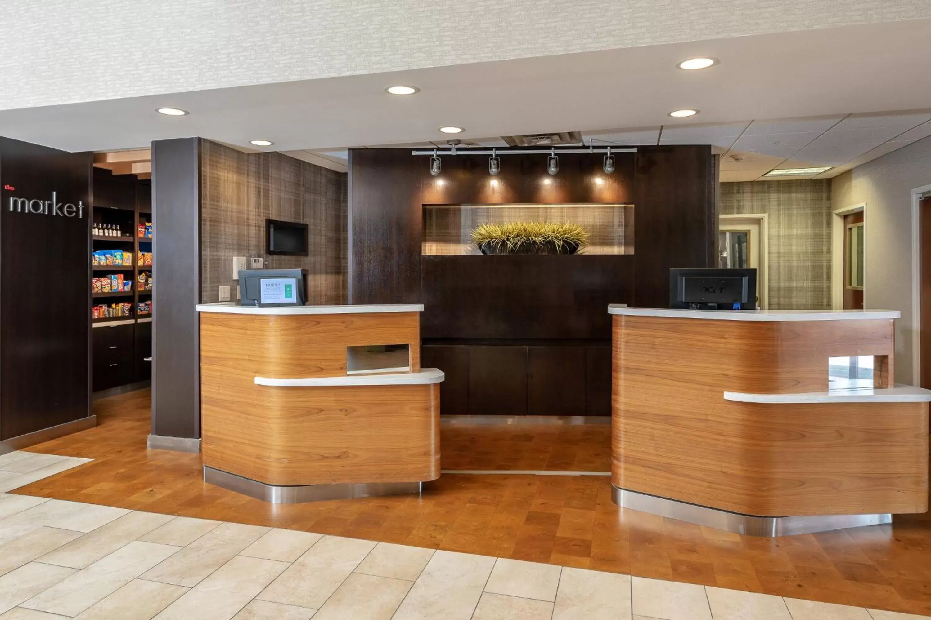 Decorative detail, Lobby/Reception in Courtyard by Marriott Bryan College Station