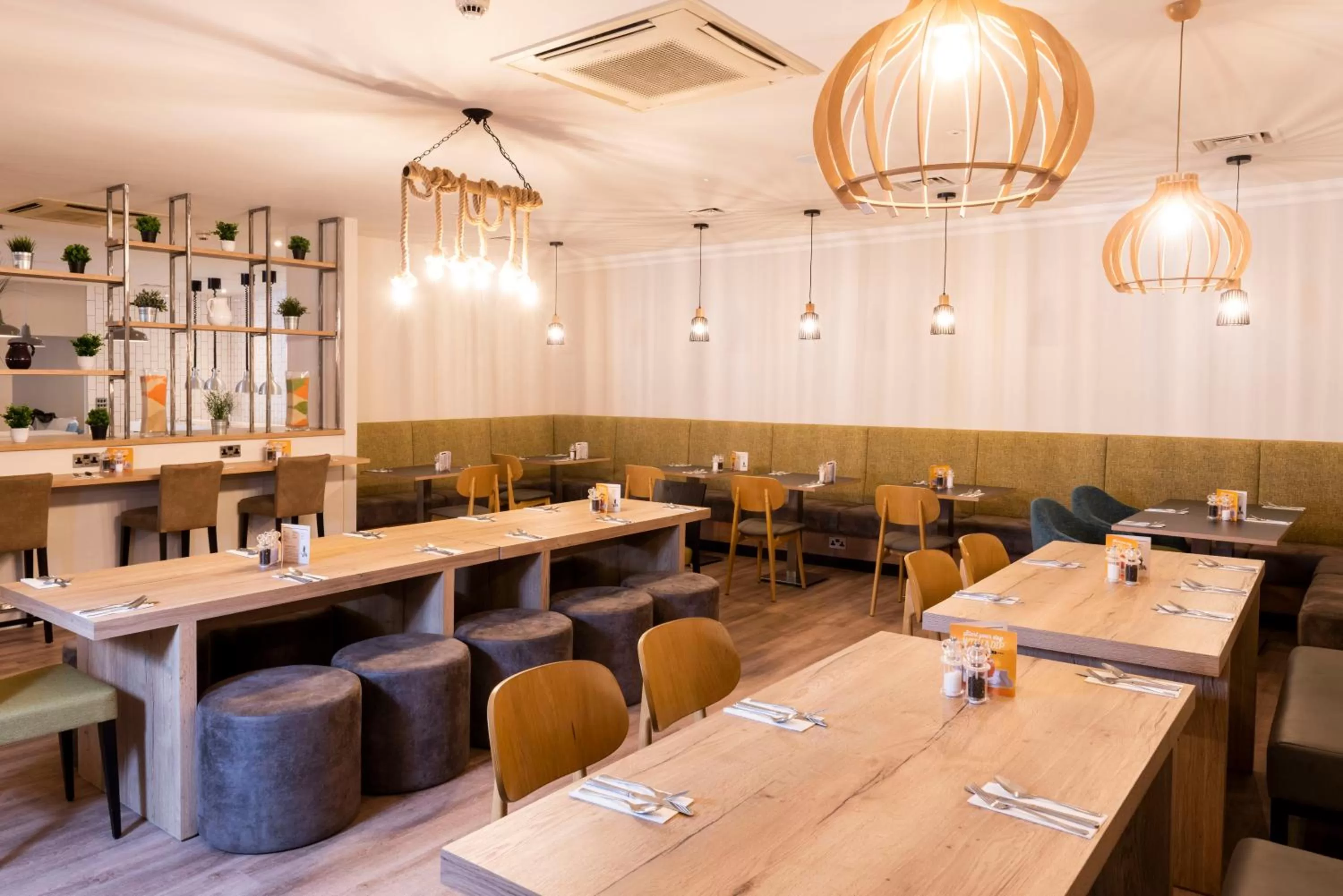 Restaurant/places to eat in Holiday Inn Birmingham M6, Jct7 by IHG