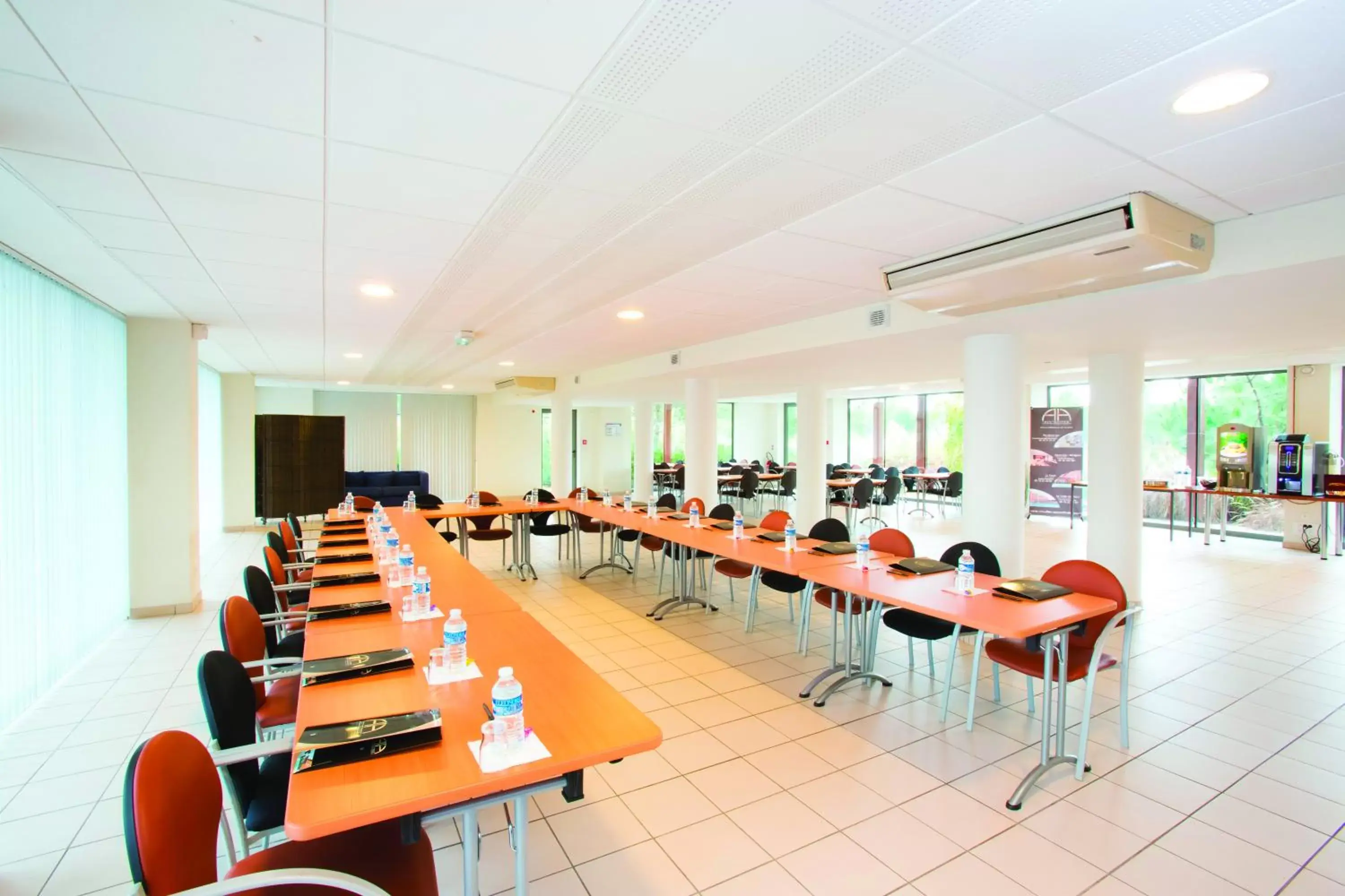 Business facilities, Business Area/Conference Room in All Suites La Teste – Bassin d’Arcachon