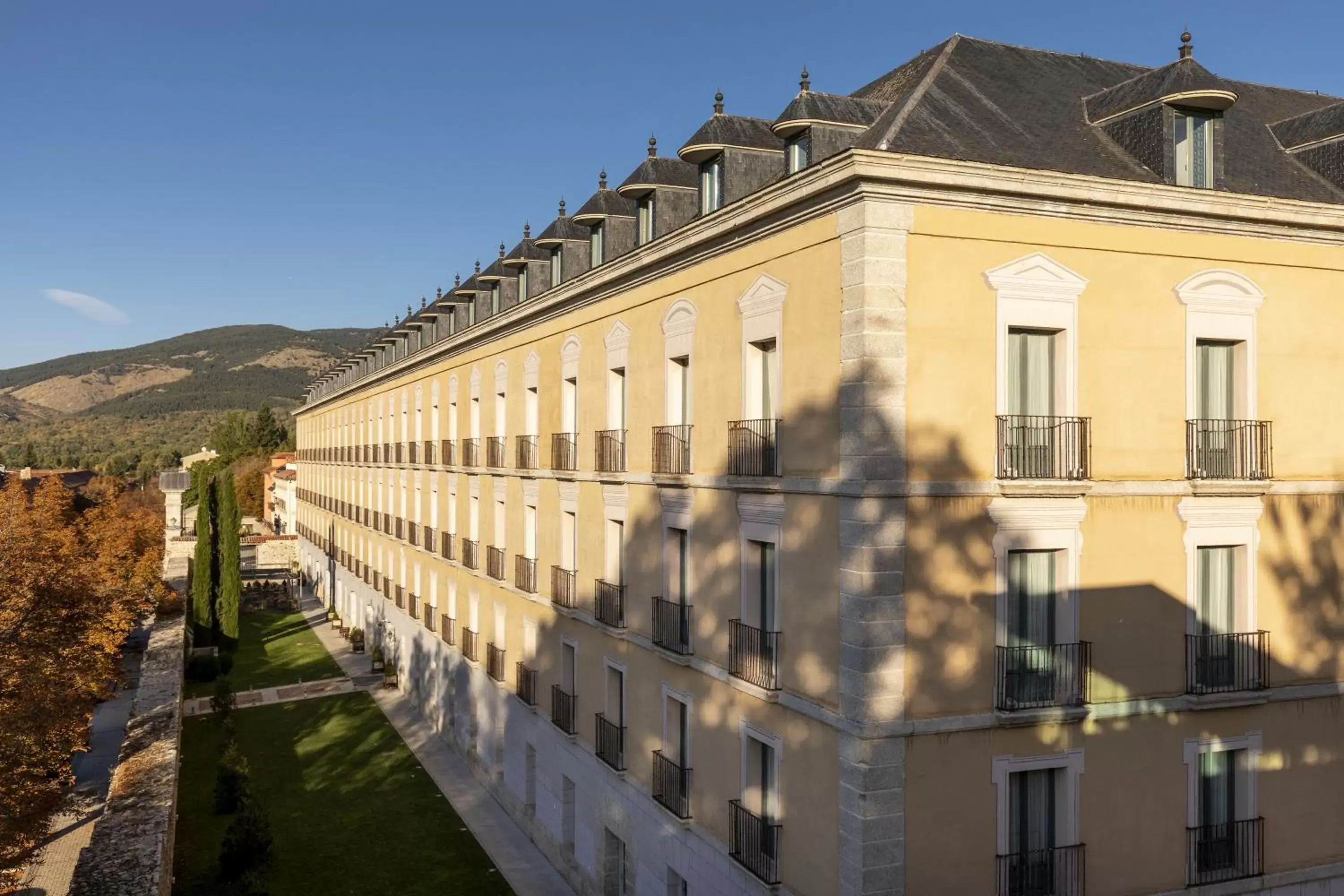 Property Building in Parador de La Granja