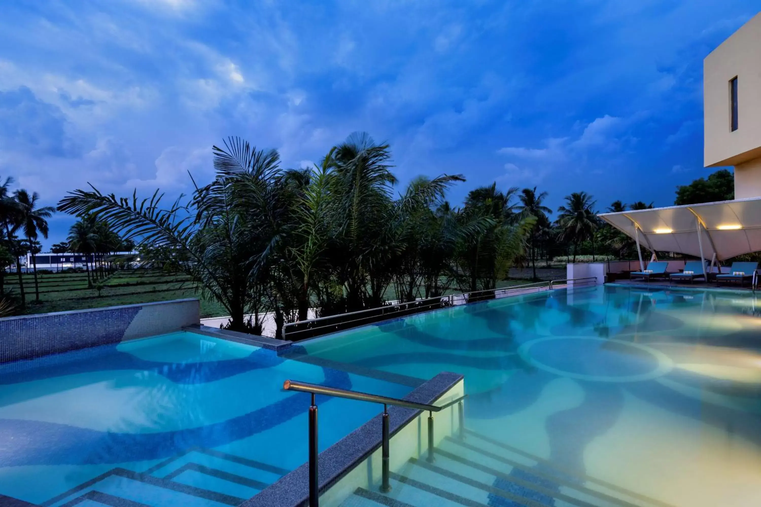 Pool view, Swimming Pool in Radisson Salem