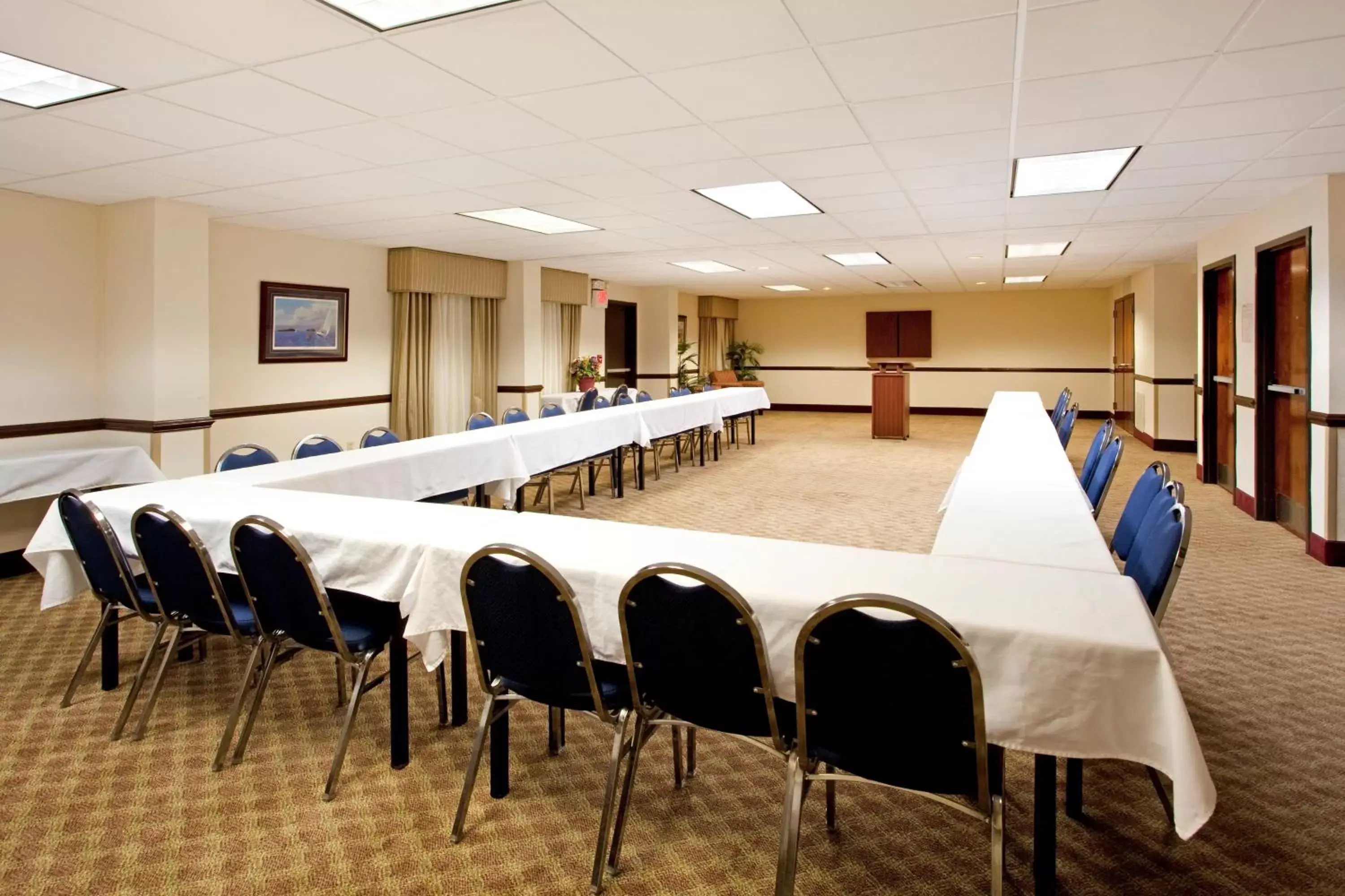 Meeting/conference room in Lexington Inn and Suites