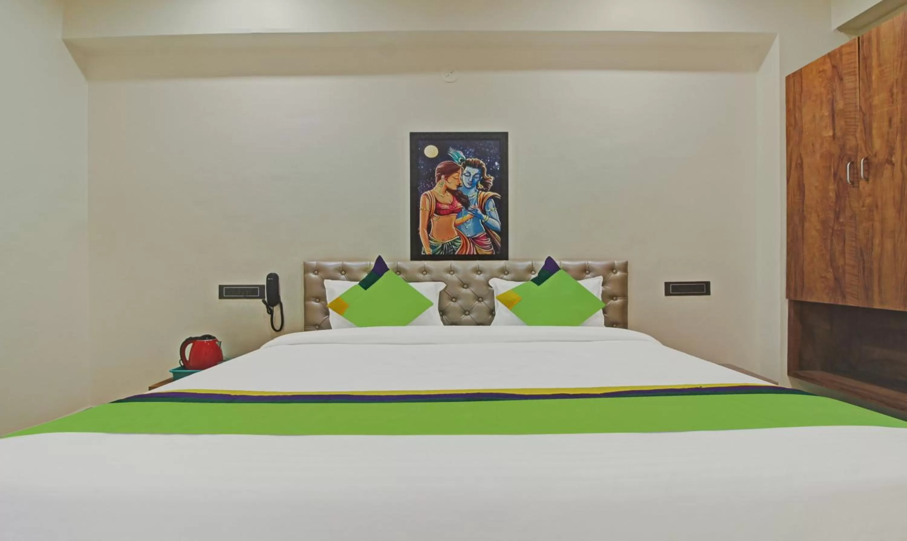 Bedroom, Bed in Treebo Royal Imperio, Hinjewadi