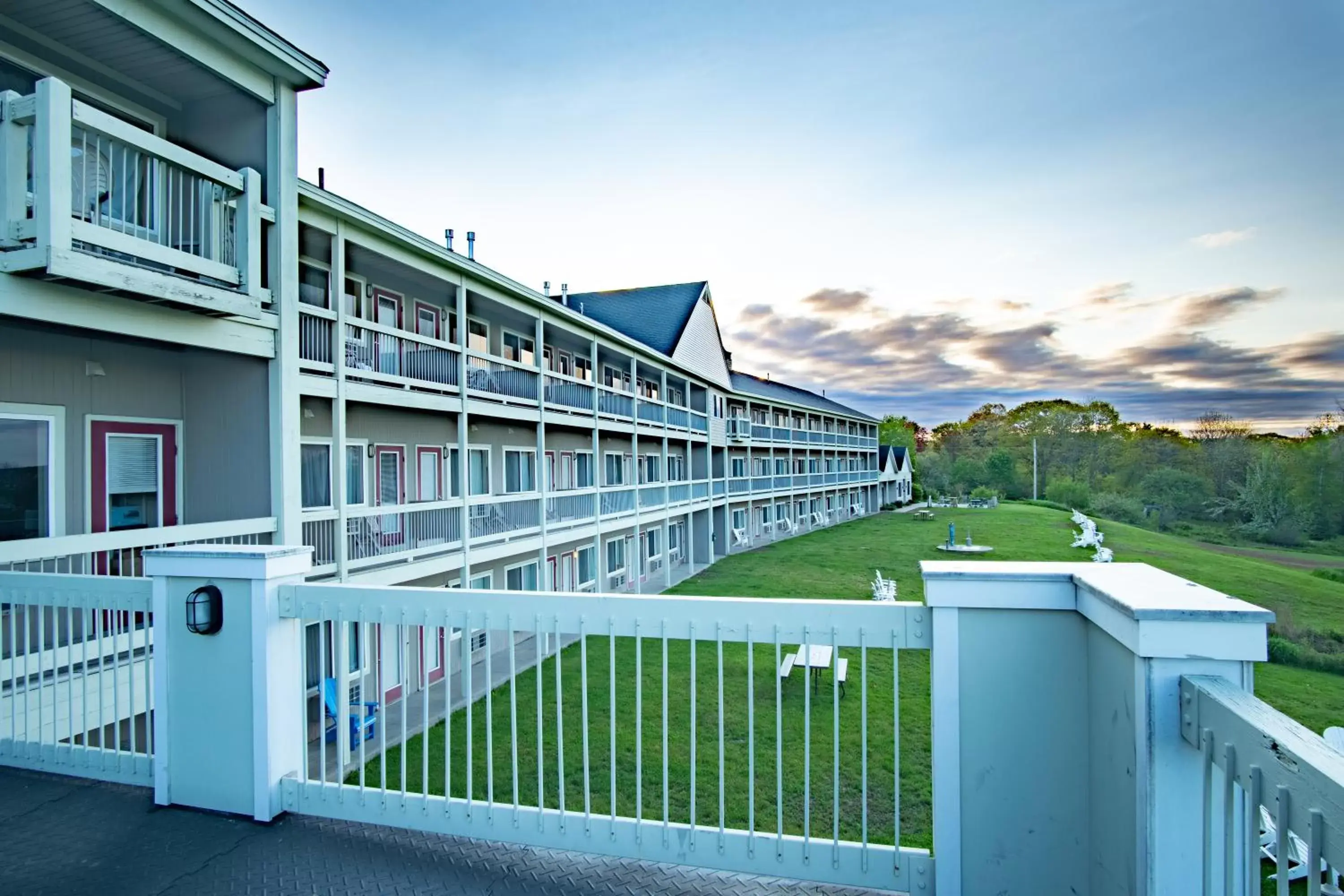 Property Building in Fireside Inn, Ocean's Edge