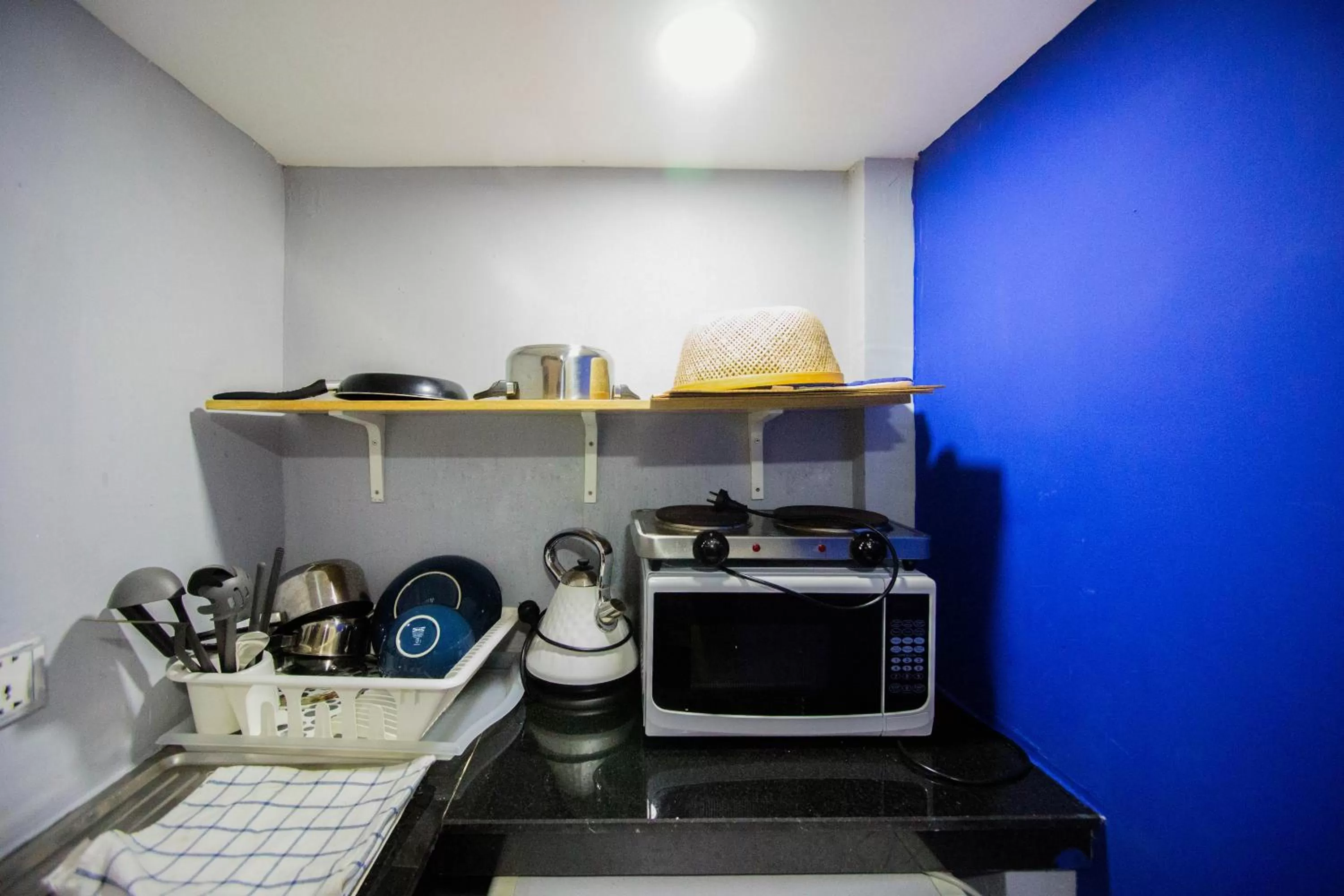 Kitchen or kitchenette in The Artist Residence