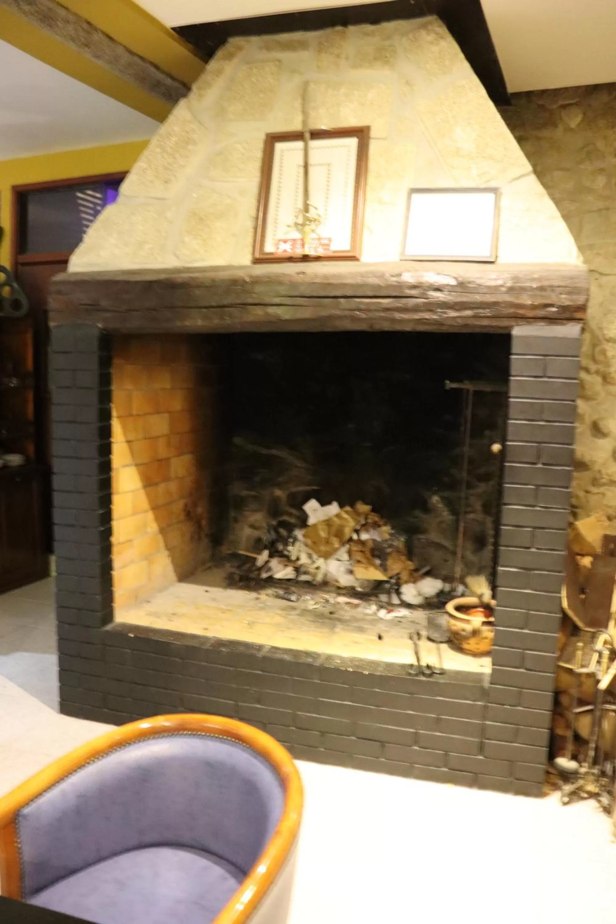 BBQ Facilities in Leonchic - Guest House