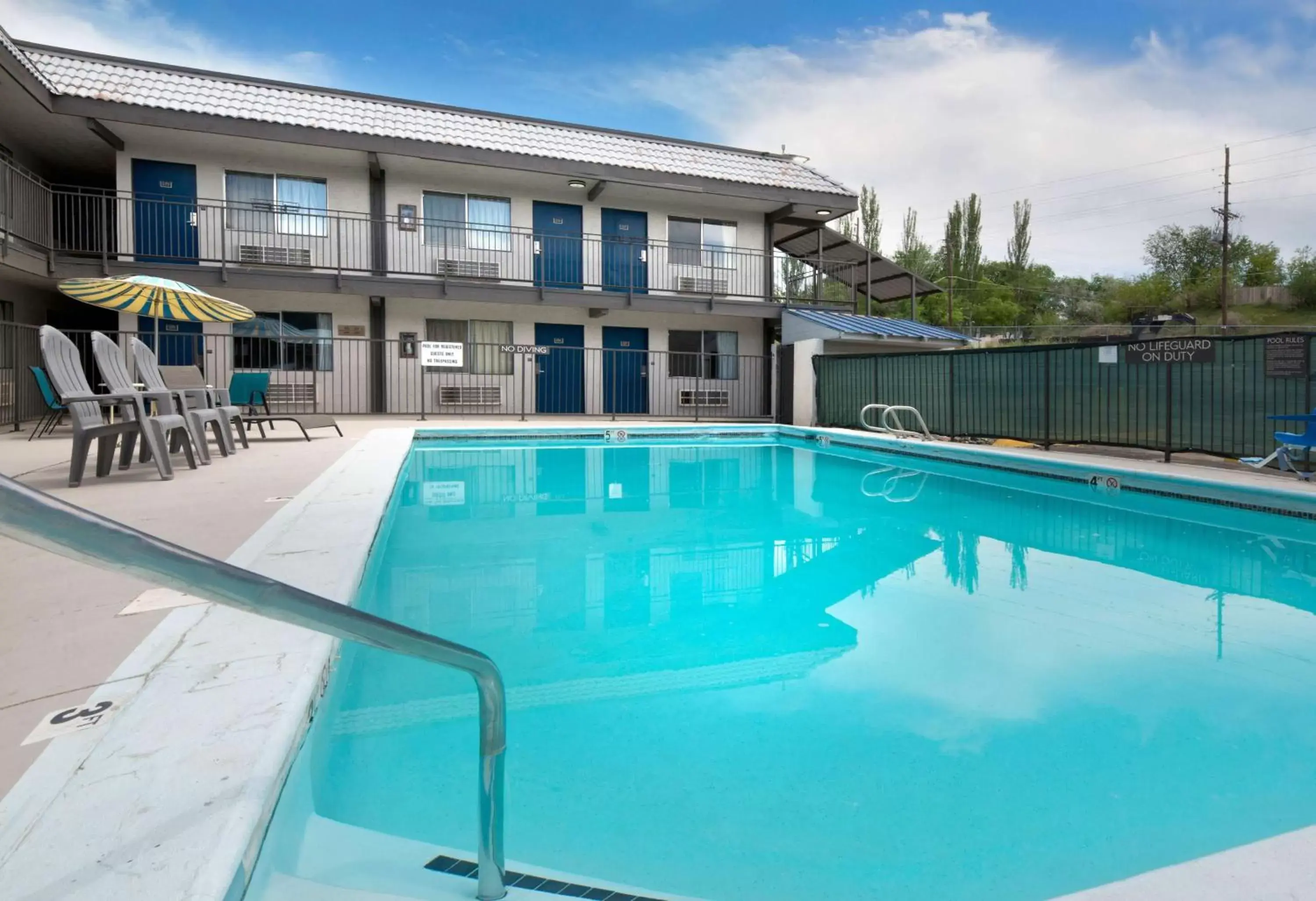 Pool view, Property Building in Studio 6 Grand Junction, CO