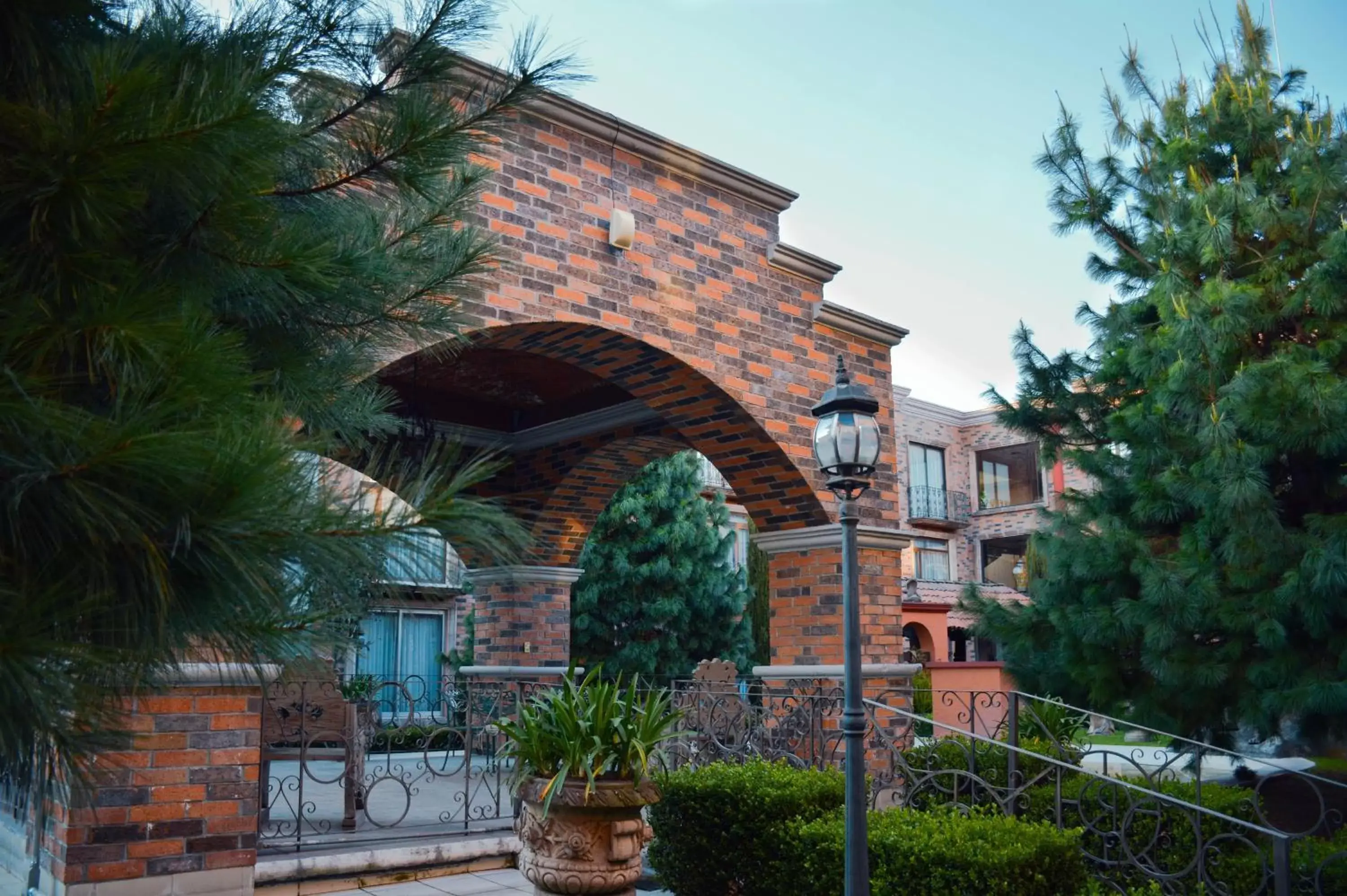 Facade/entrance in Quinta del Rey Hotel