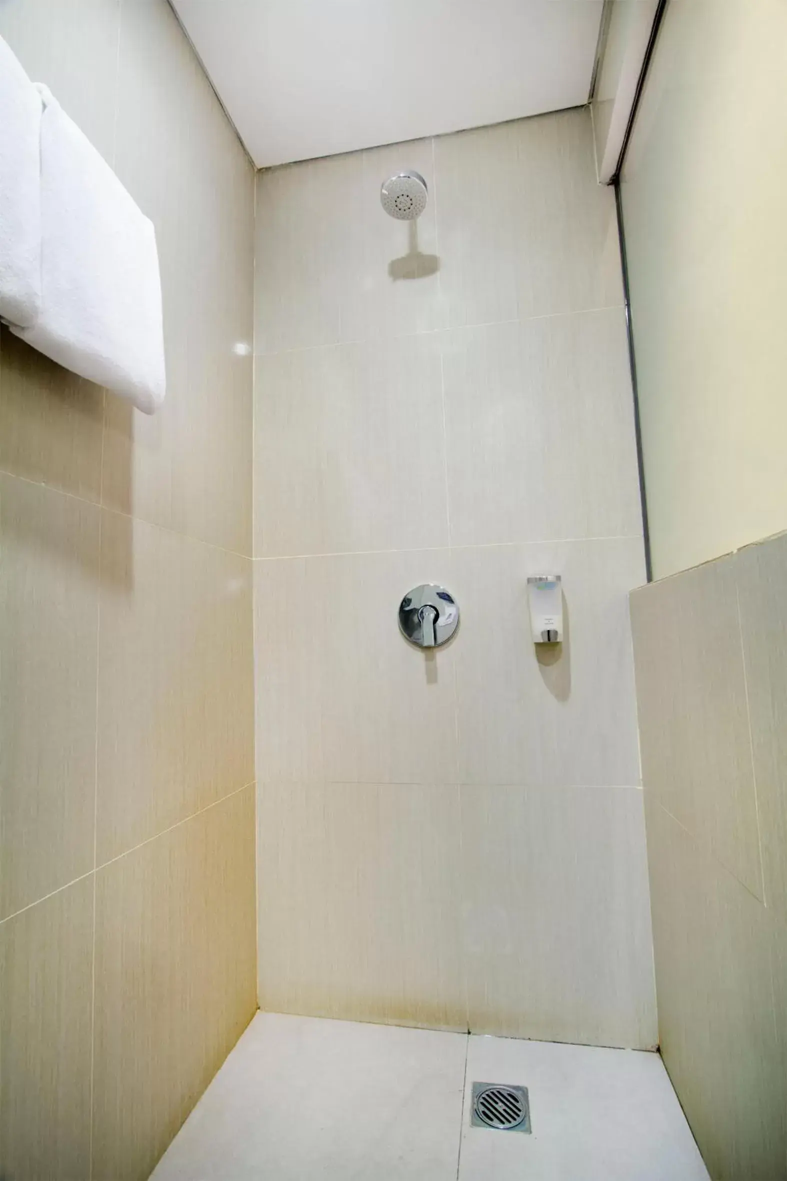 Shower, Bathroom in Neo Hotel Tendean Jakarta by ASTON