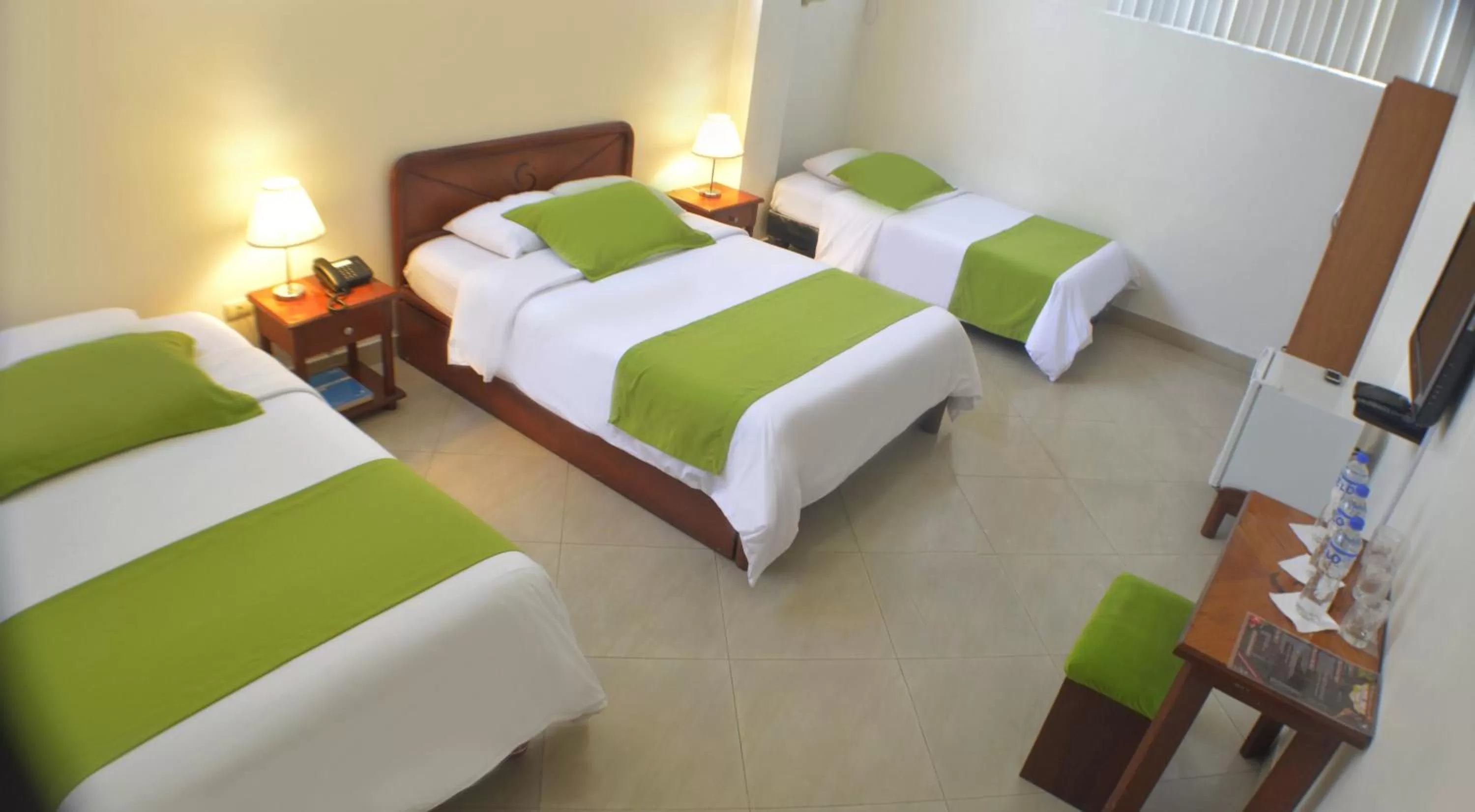 Photo of the whole room, Bed in Hotel Castell - Cerca Del Aeropuerto