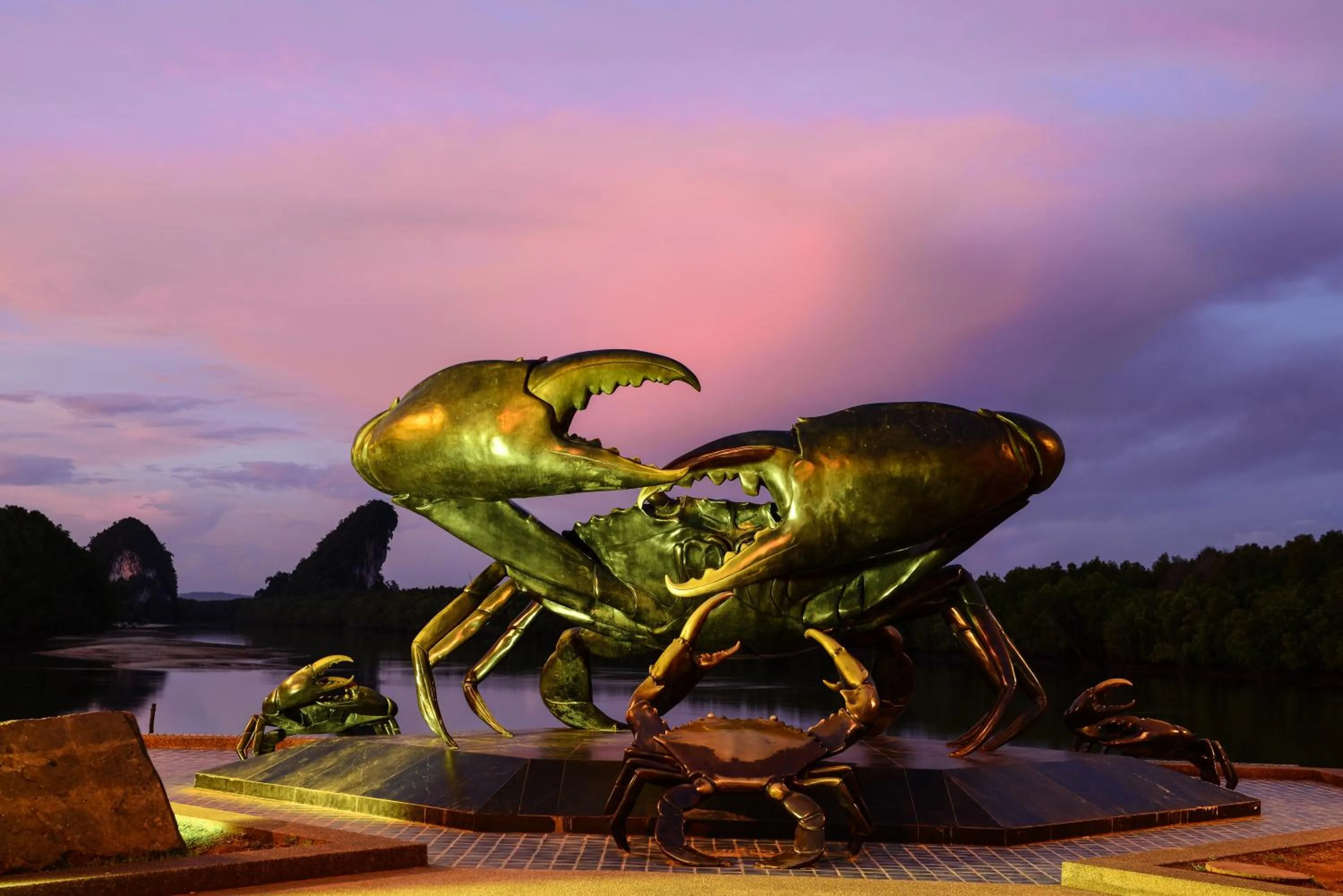 Nearby landmark in The River Scene