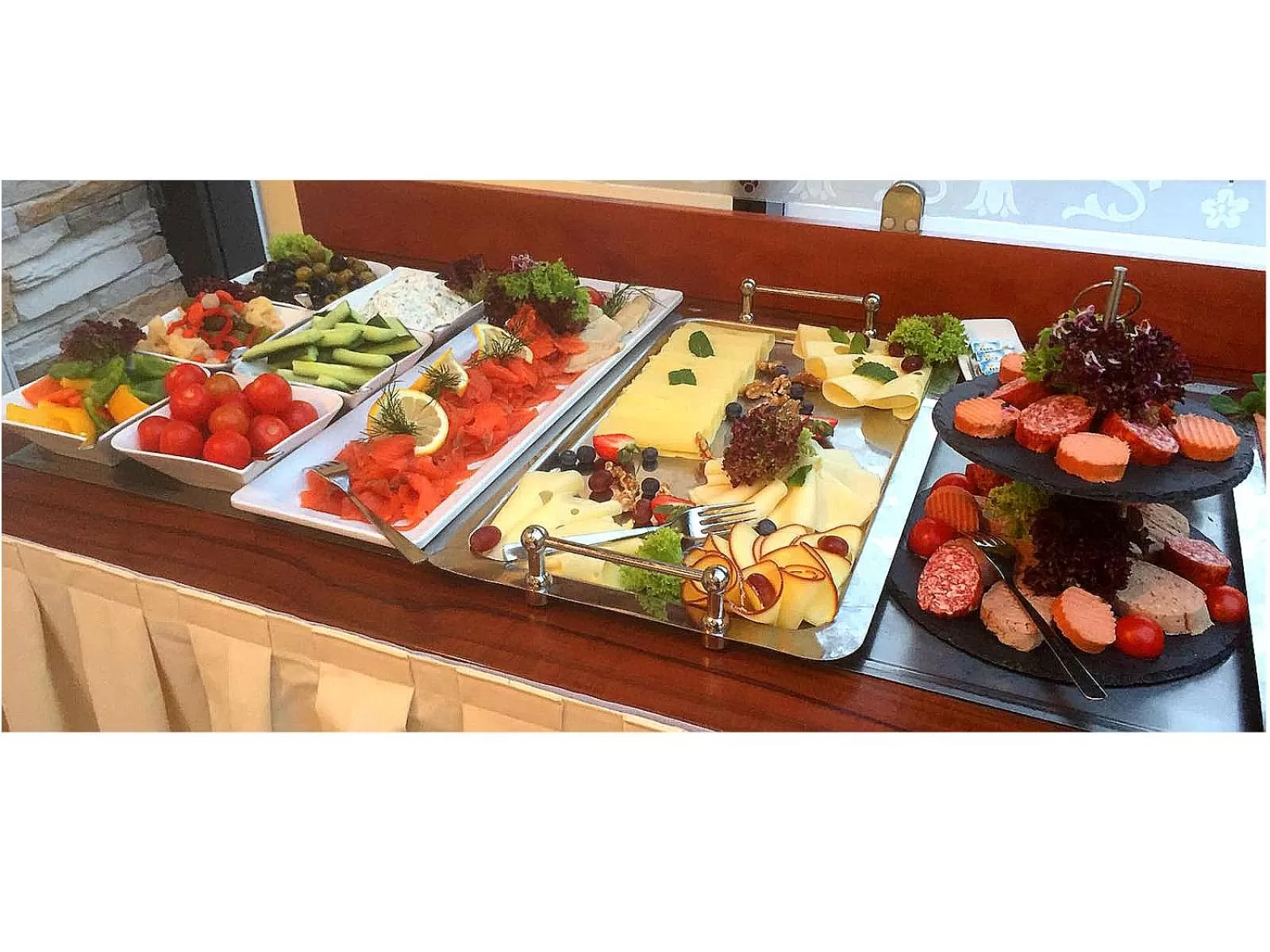 Buffet breakfast in Wellnesshotel Schönblick