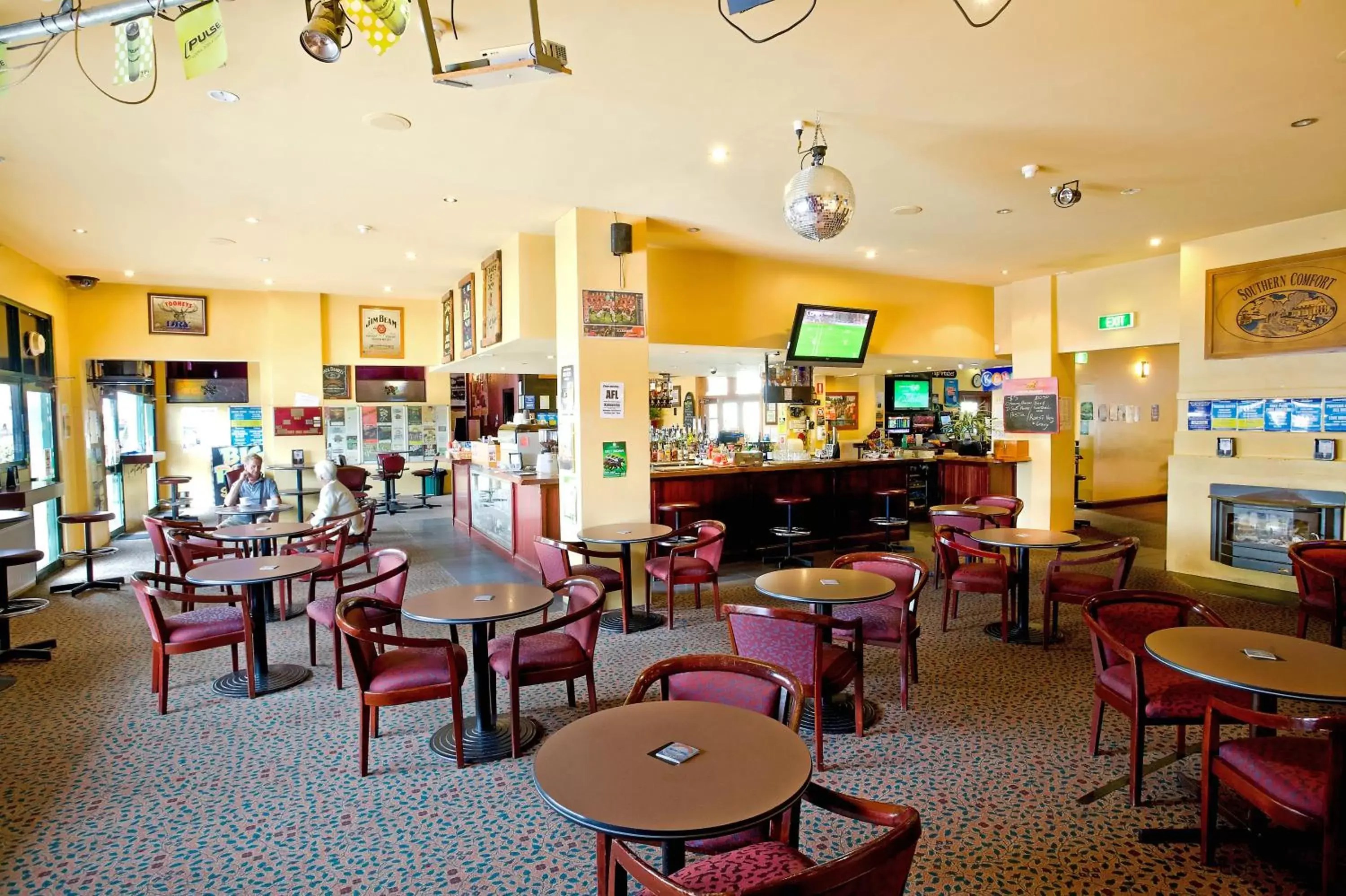 Drinks, Restaurant/Places to Eat in Katoomba Hotel