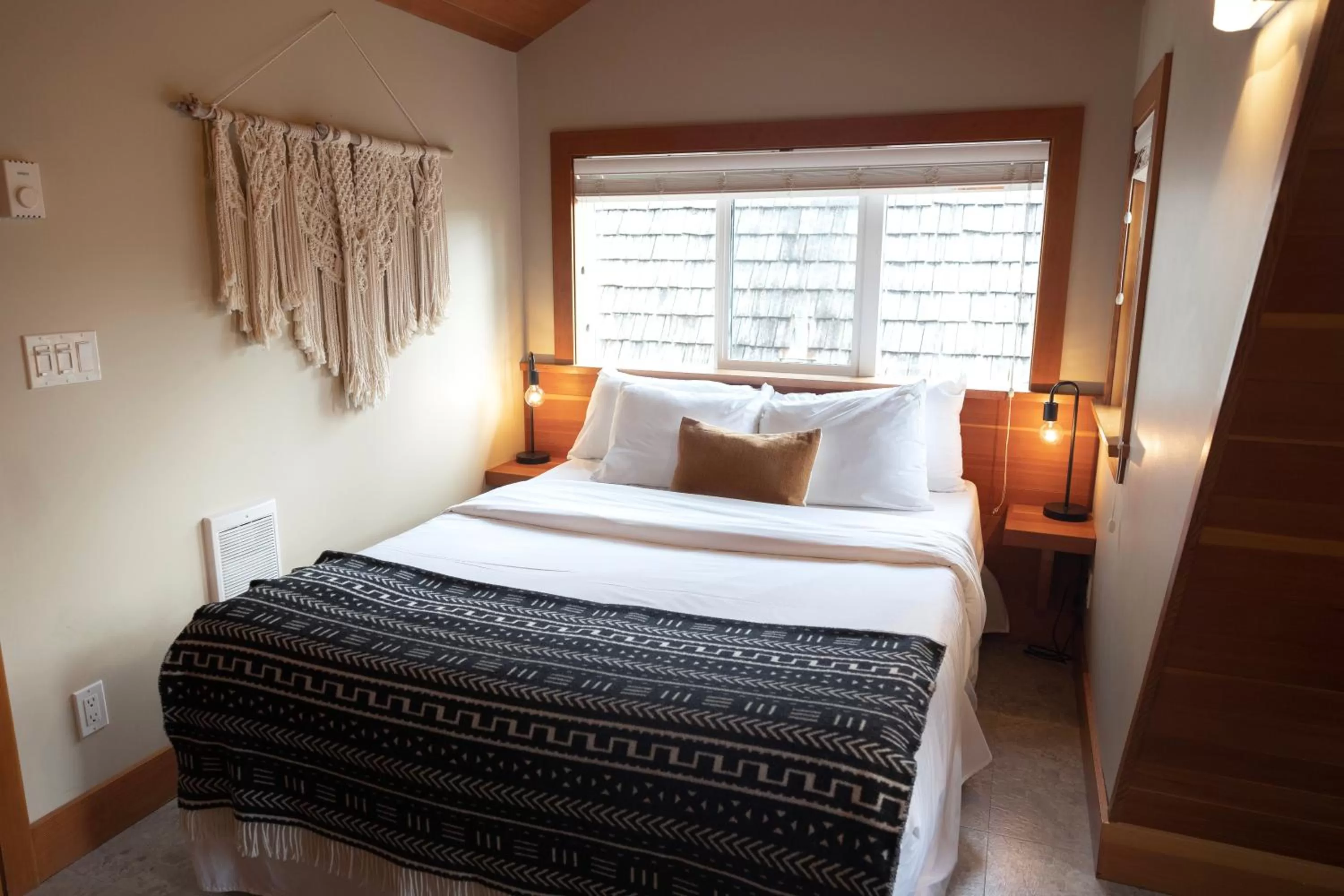 Bedroom, Bed in The Shoreline Tofino