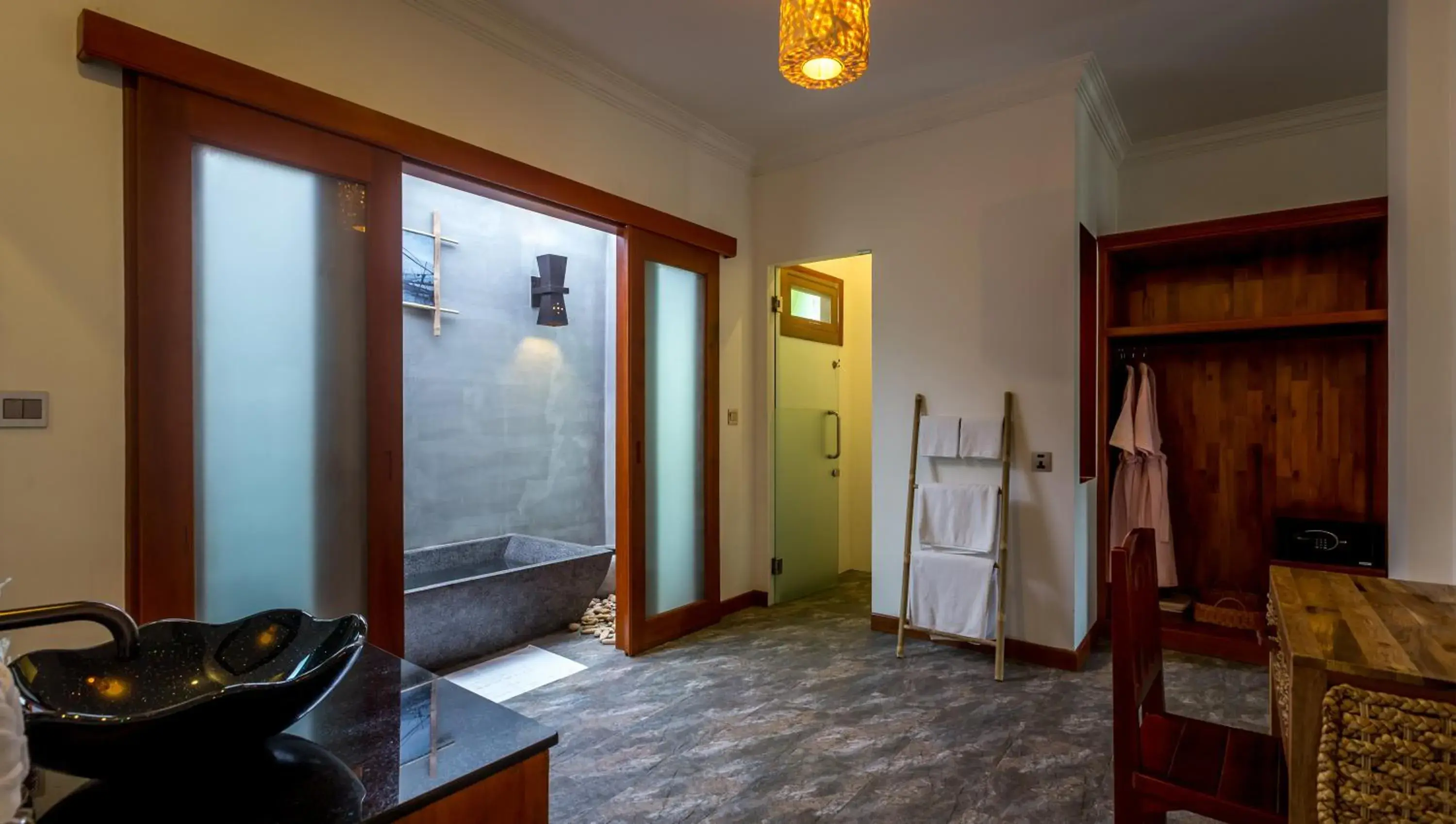 Bathroom in La Rivière d' Angkor Resort