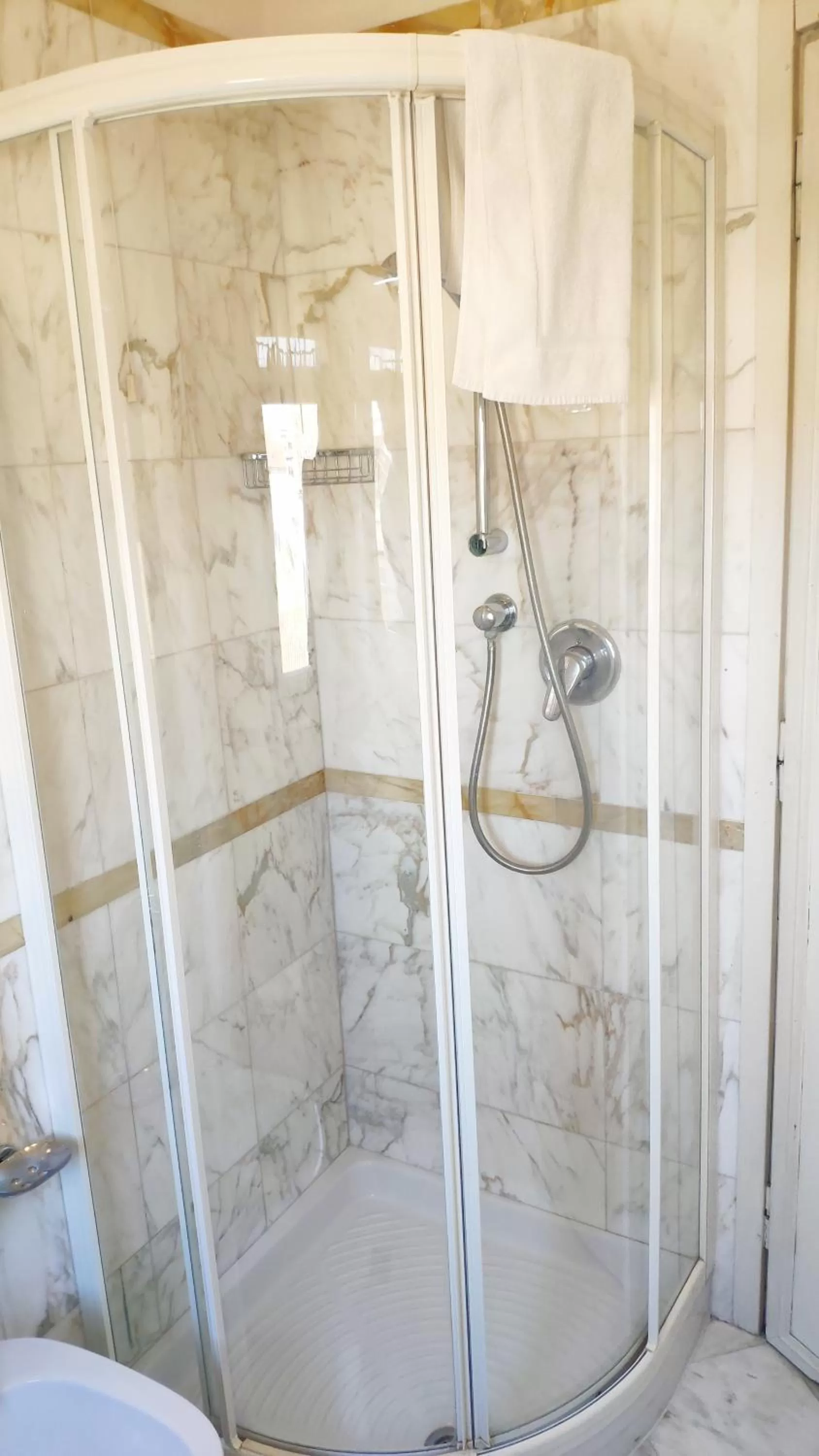 Shower in Grand Hotel Duomo