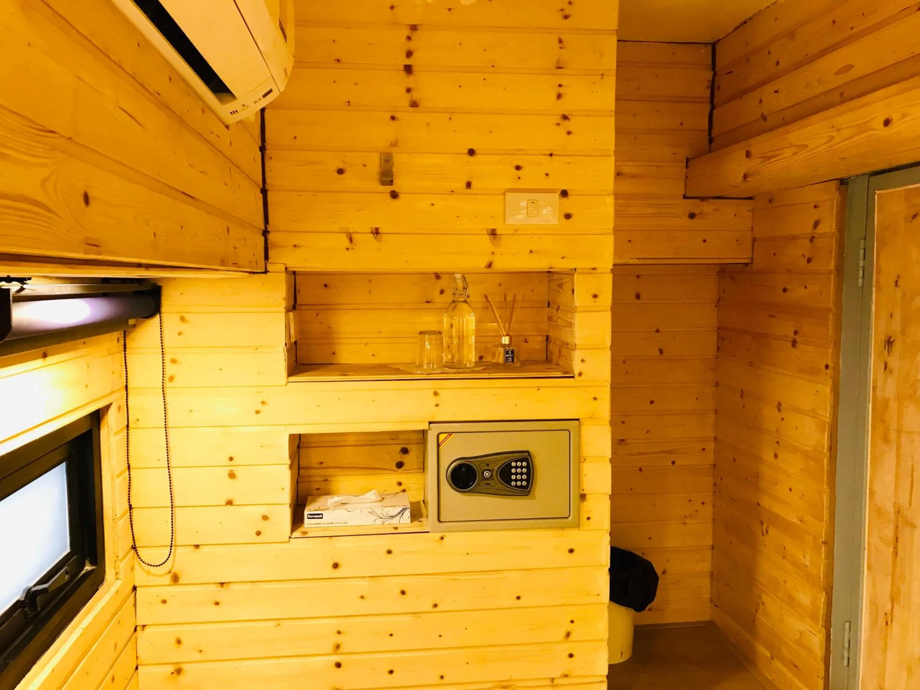 Sauna in Blu Cabin Ari Stylish Gay Poshtel