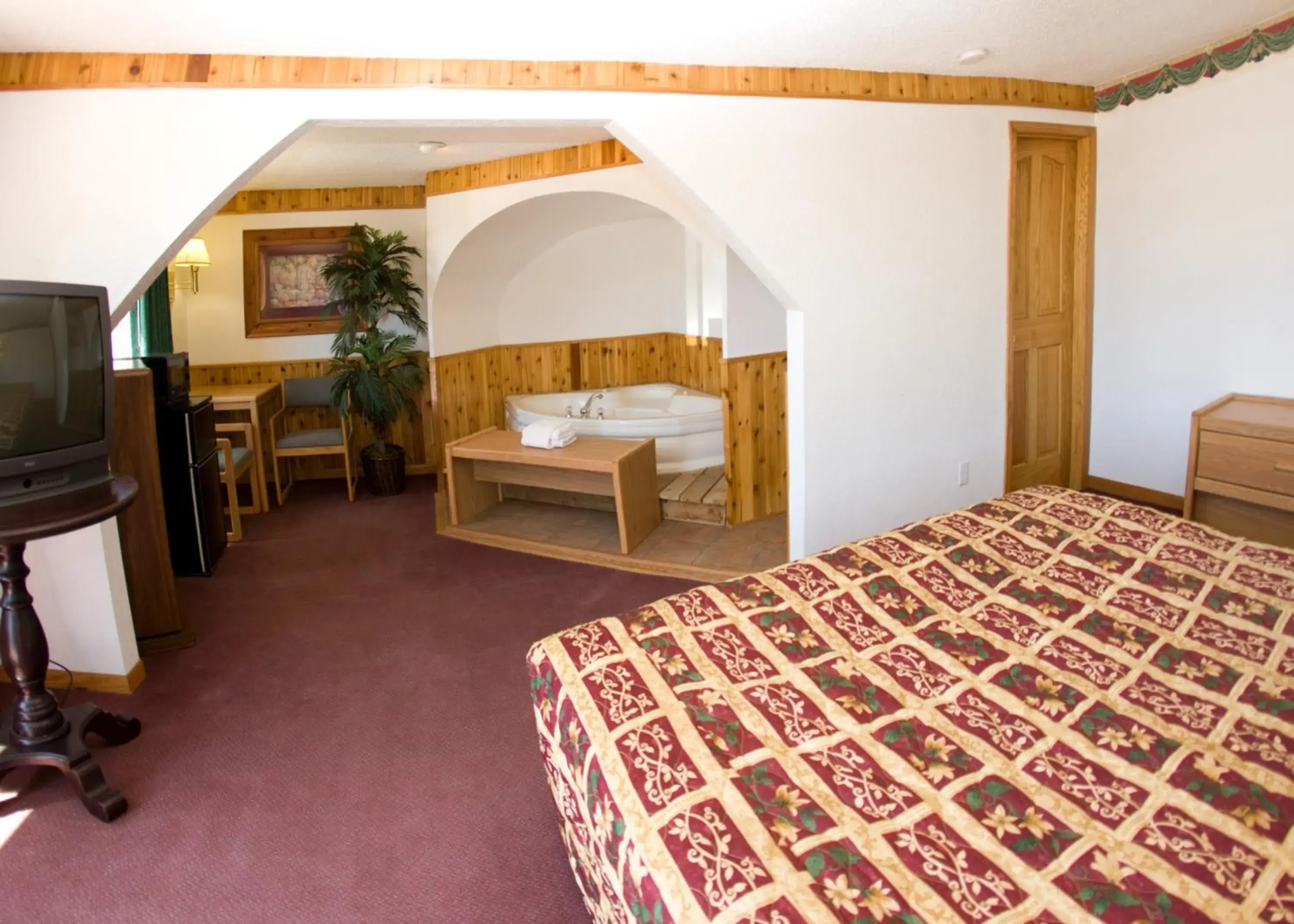 Photo of the whole room, Bed in North Country Inn And Suites