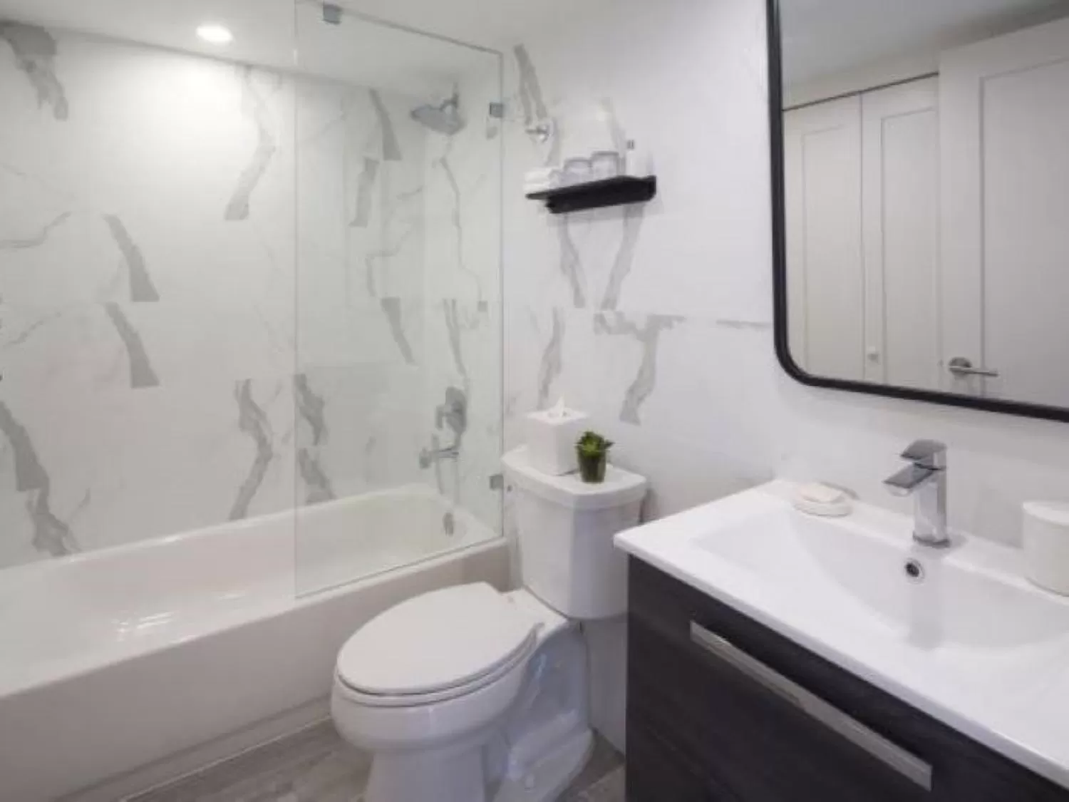 Standard King Room in Hillsboro Beach Resort