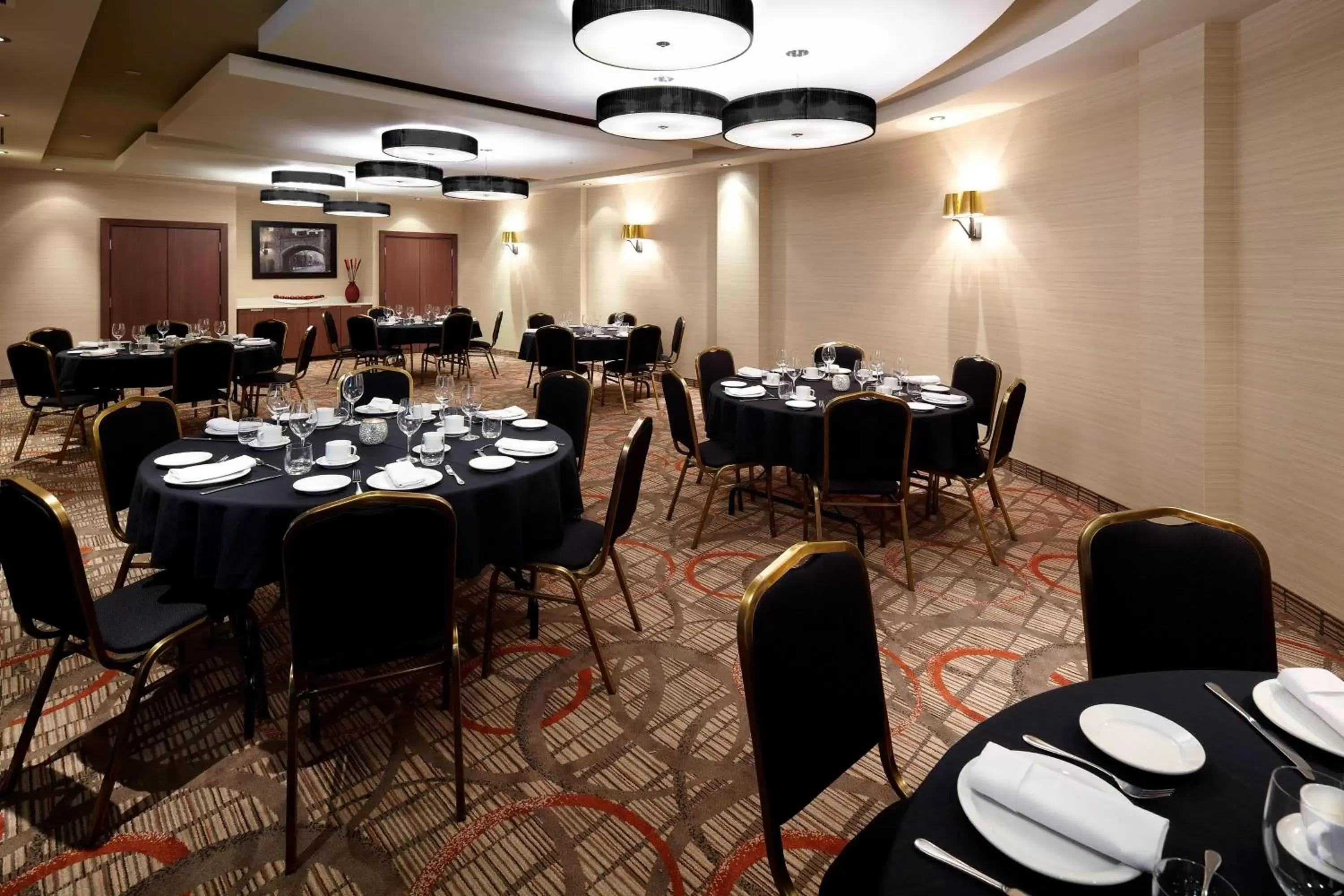 Meeting/conference room, Restaurant/Places to Eat in Marriott Quebec City Downtown