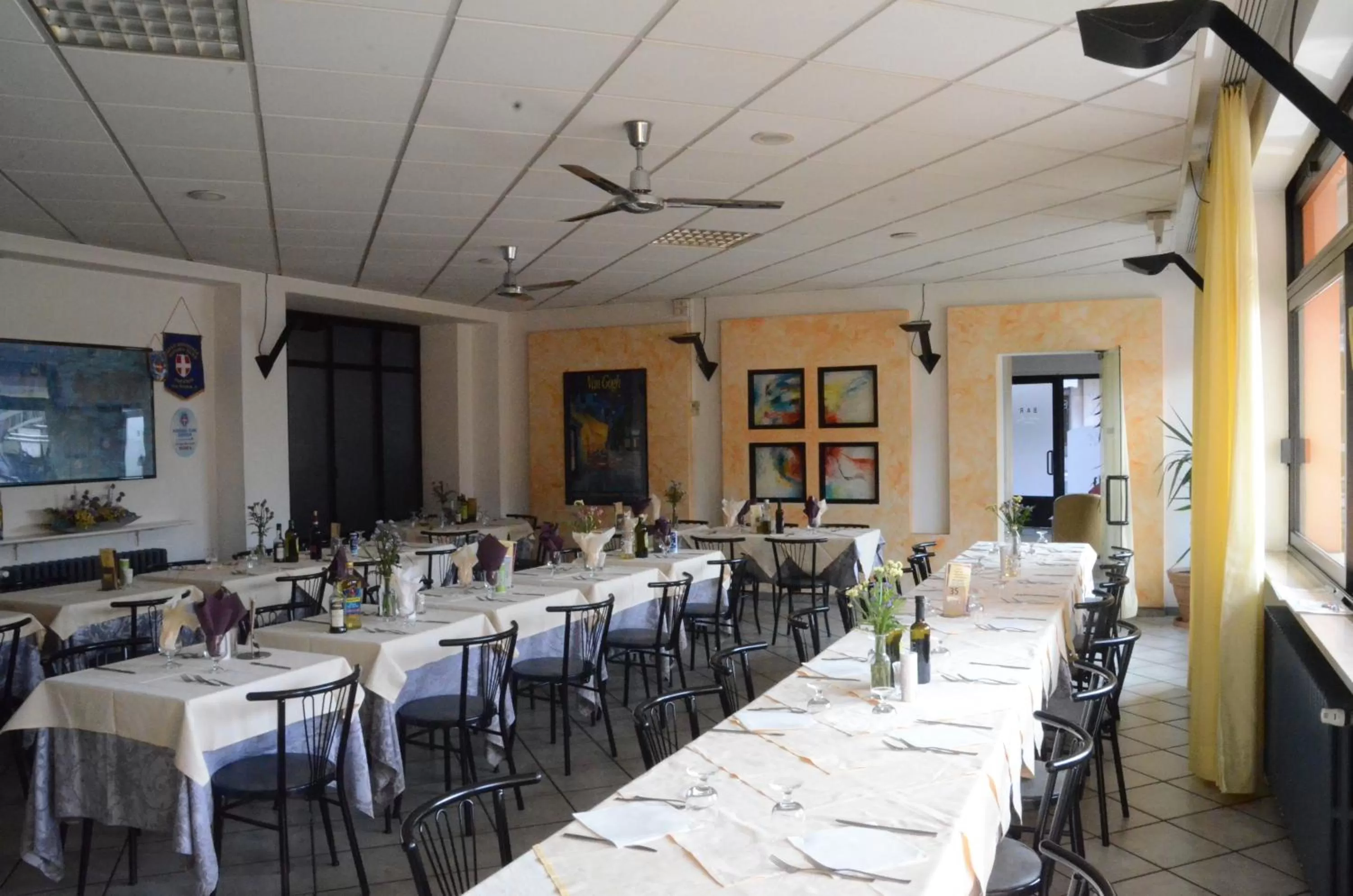 Restaurant/places to eat in Albergo Roma