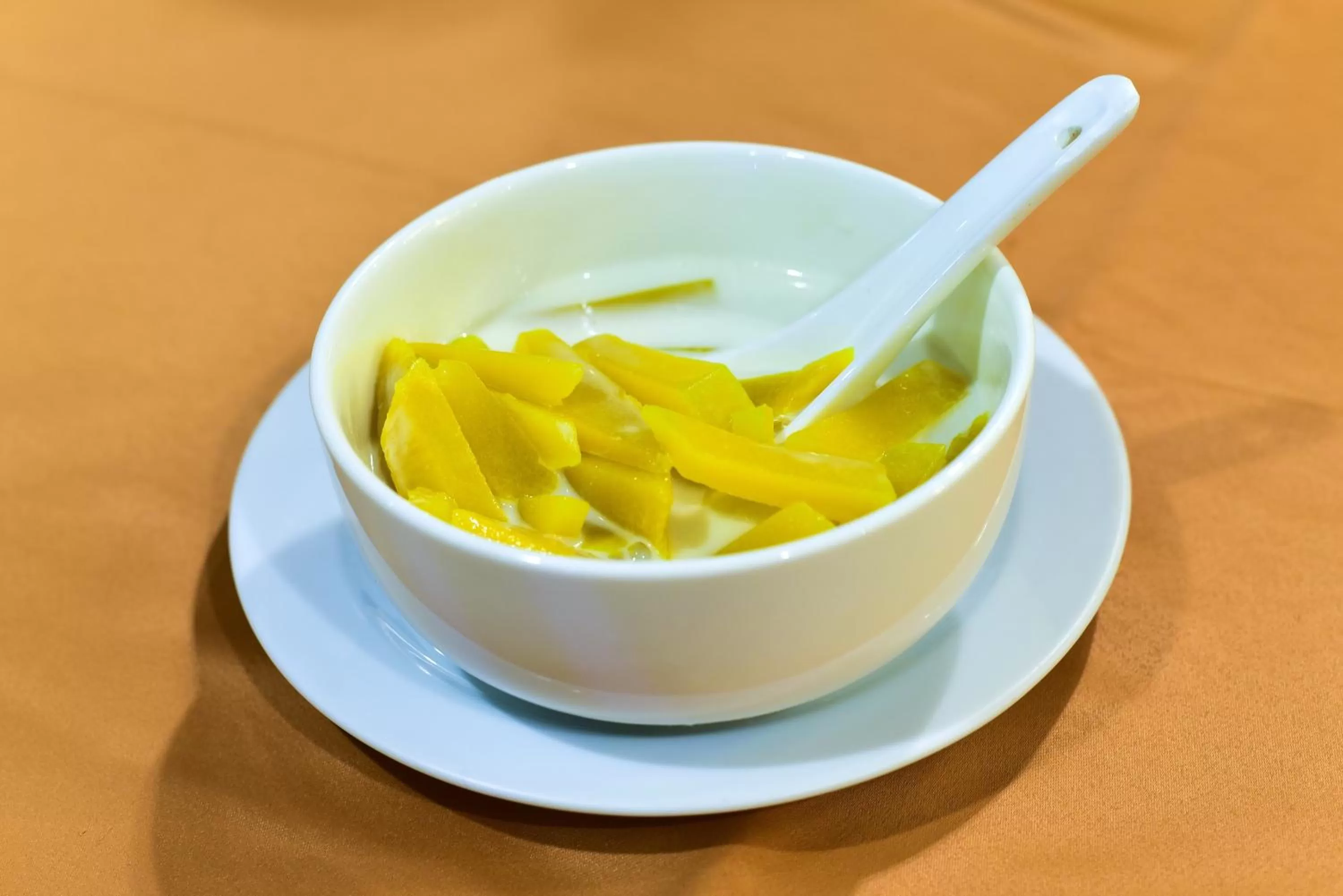 Food and drinks in Rapeepan Ville Hotel