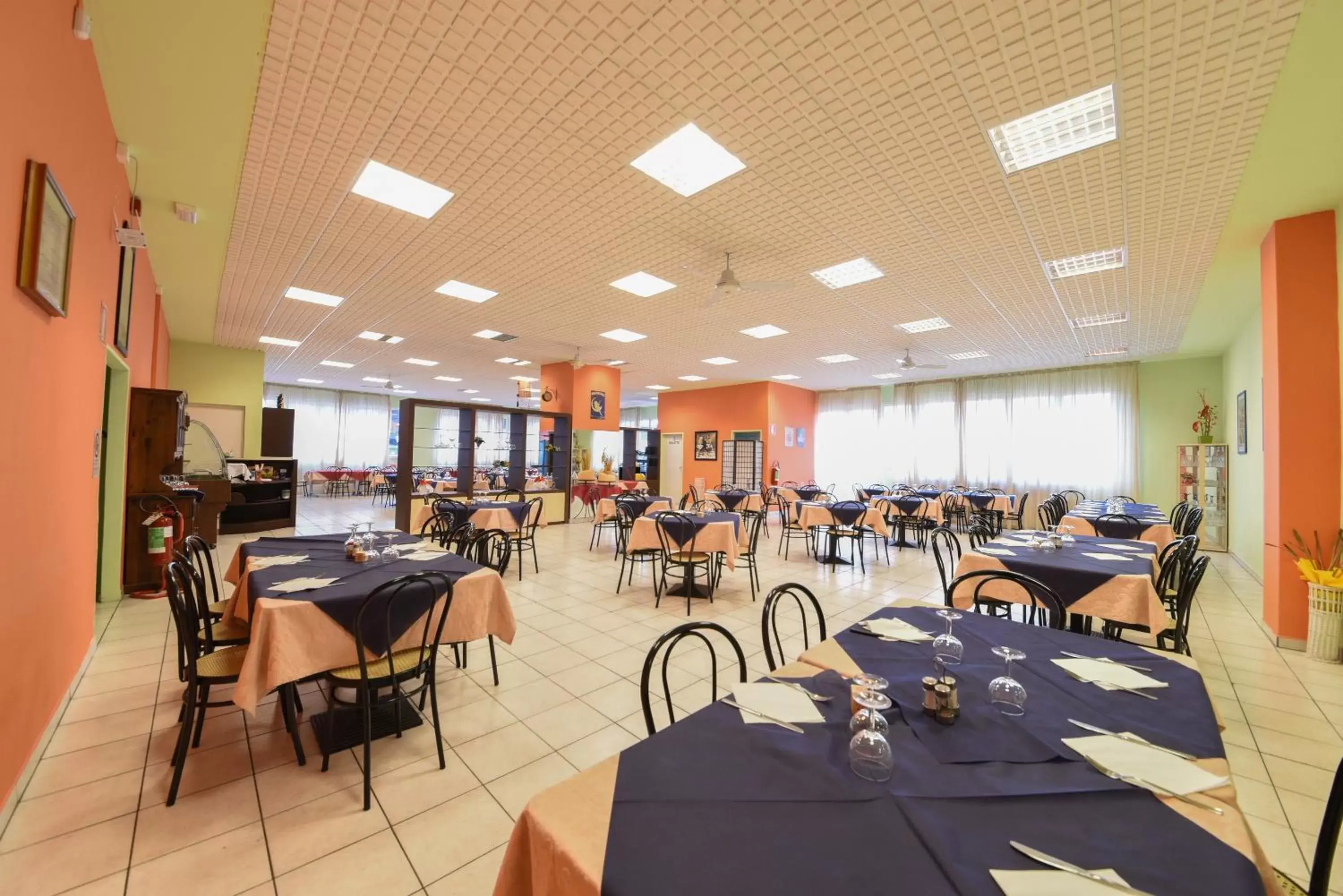 Restaurant/Places to Eat in Hotel Fiera