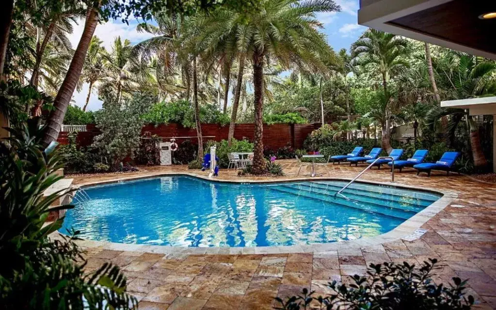 Pool view, Swimming Pool in Sun Tower Hotel & Suites on the Beach