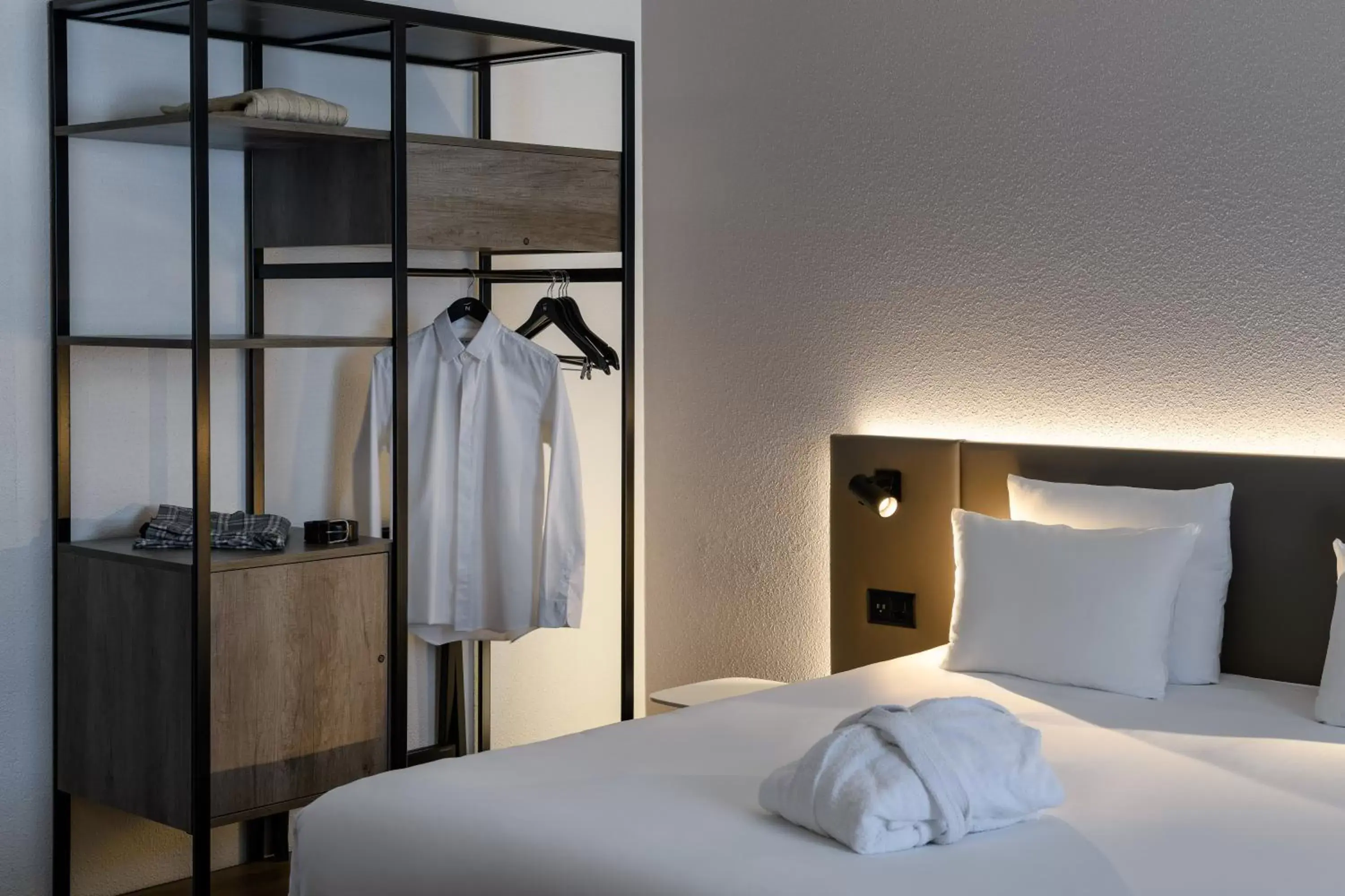 Bedroom, Bed in Novotel Zurich City West