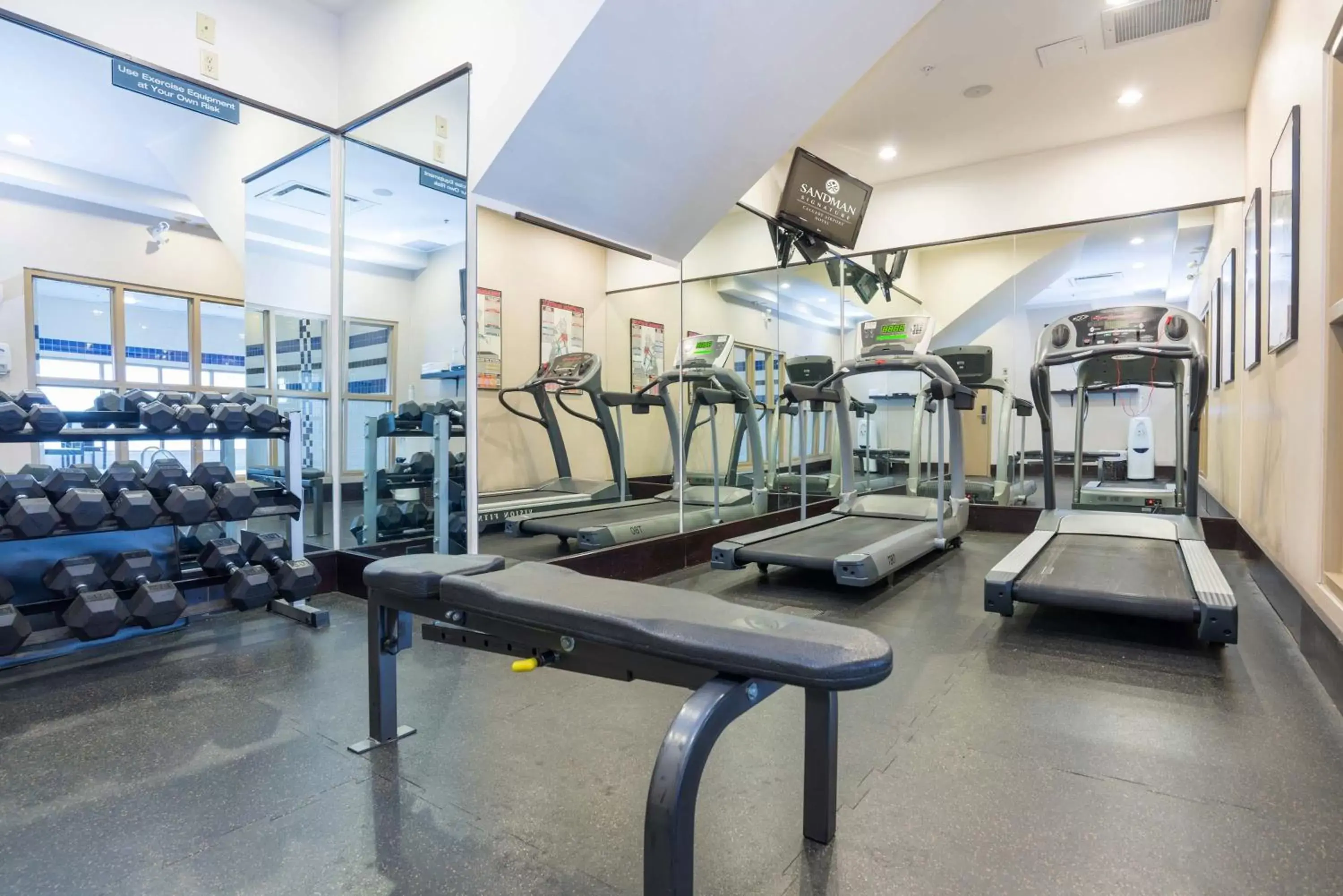 Fitness centre/facilities, Fitness Center/Facilities in Sandman Signature Calgary Airport Hotel