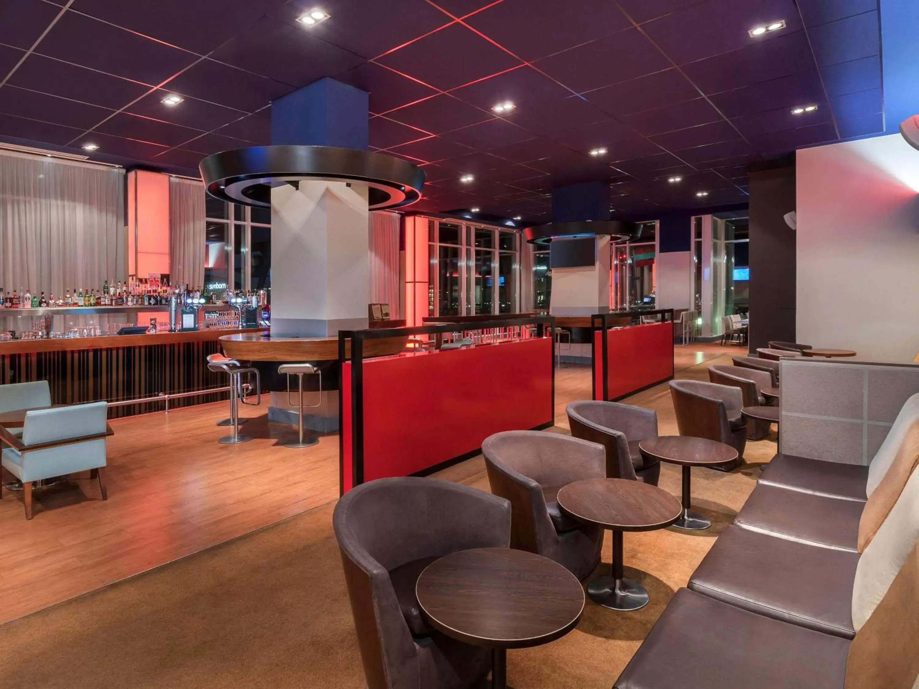 Restaurant/places to eat, Lounge/Bar in Novotel London Excel