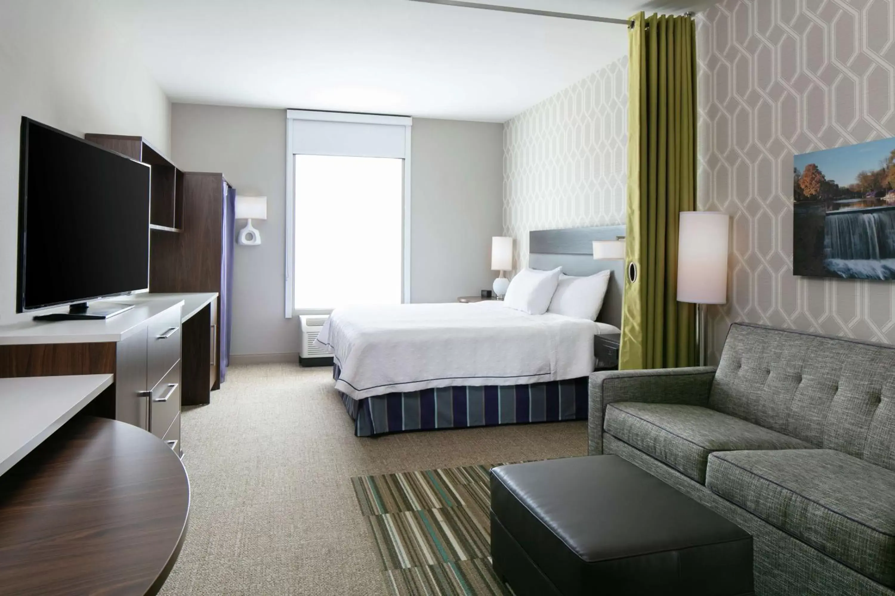 Bedroom in Home2 Suites By Hilton Menomonee Falls Milwaukee