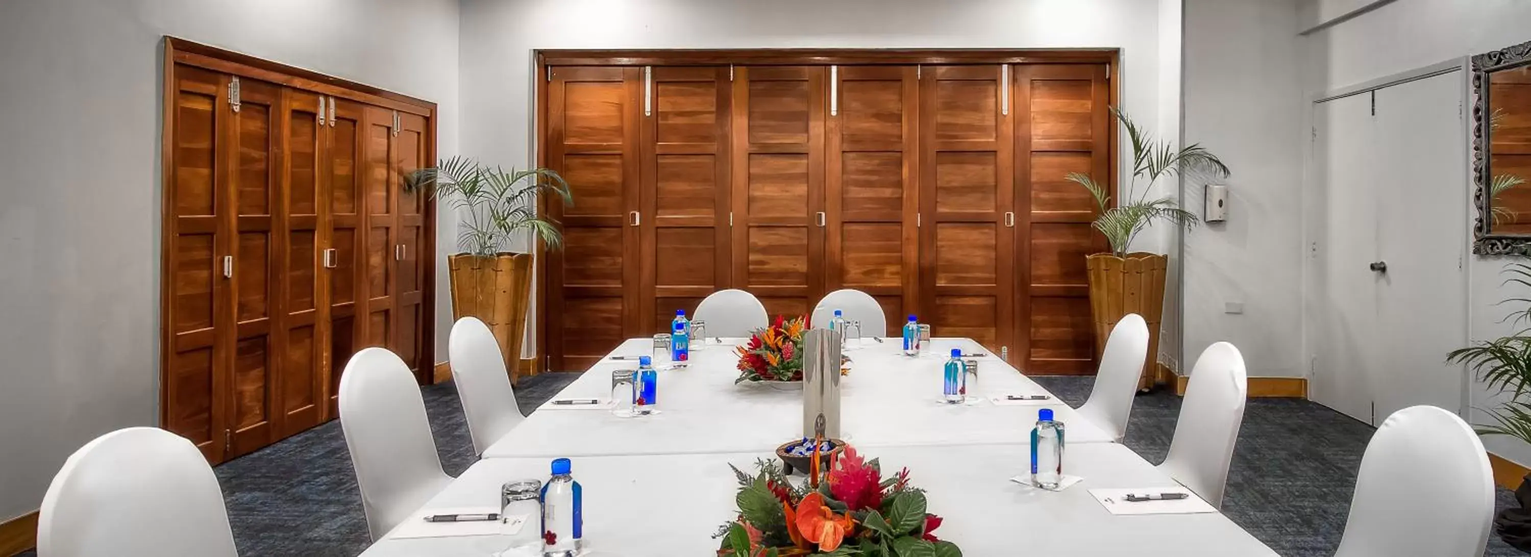 Meeting/conference room in Tanoa Plaza Hotel