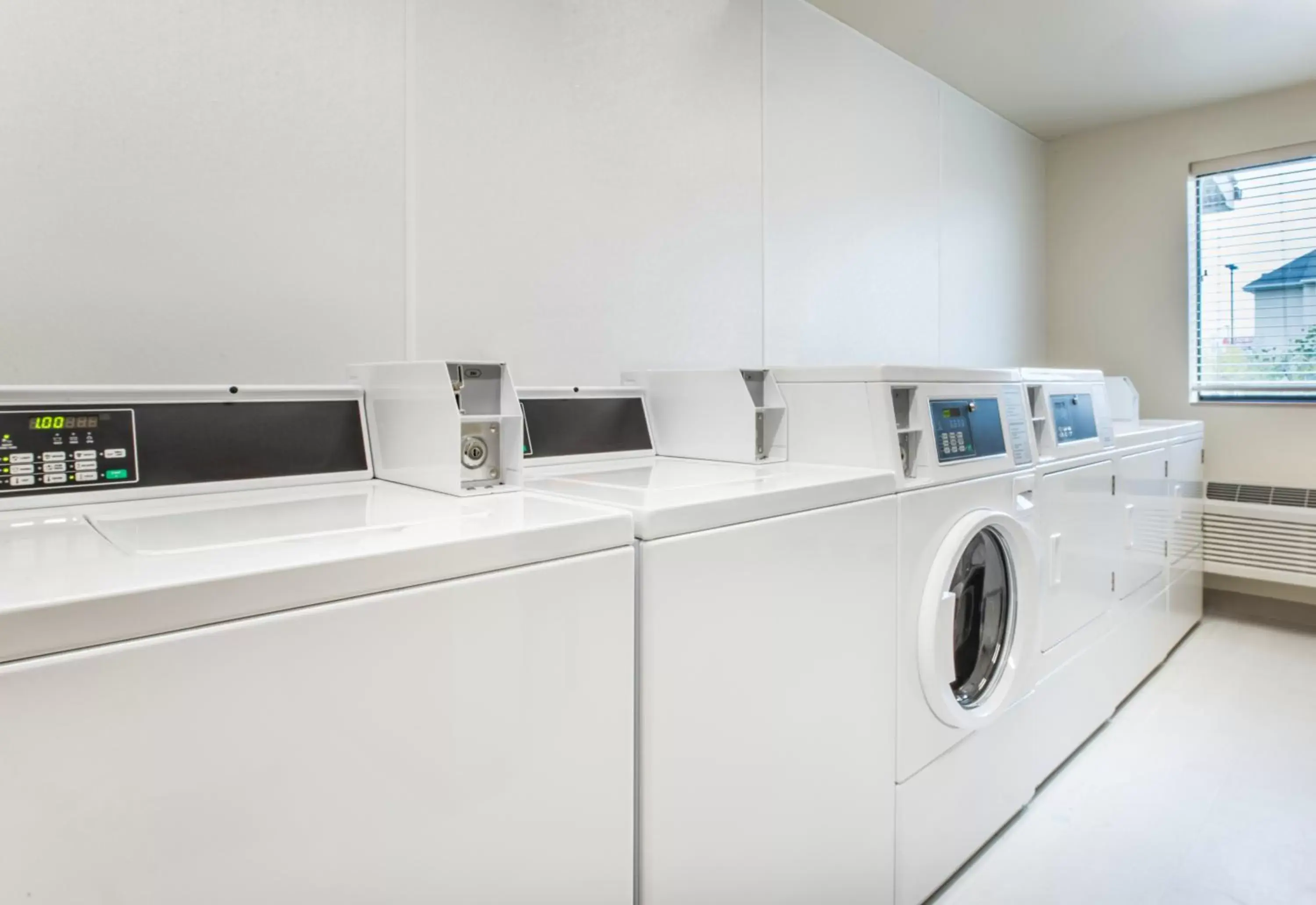 laundry, Kitchen/Kitchenette in My Place Hotel-Wenatchee, WA