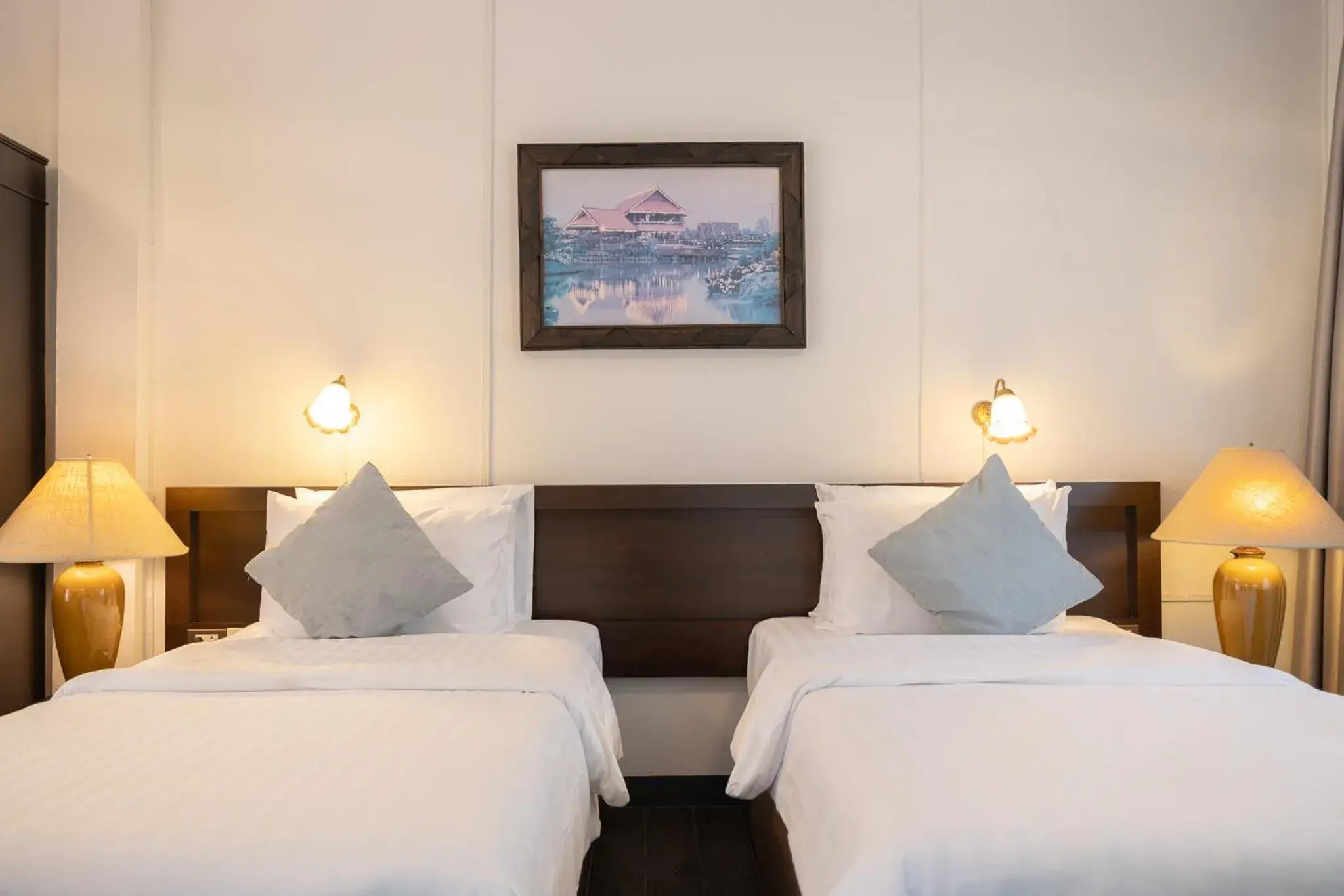 Bed in Bangkok Rama Hotel