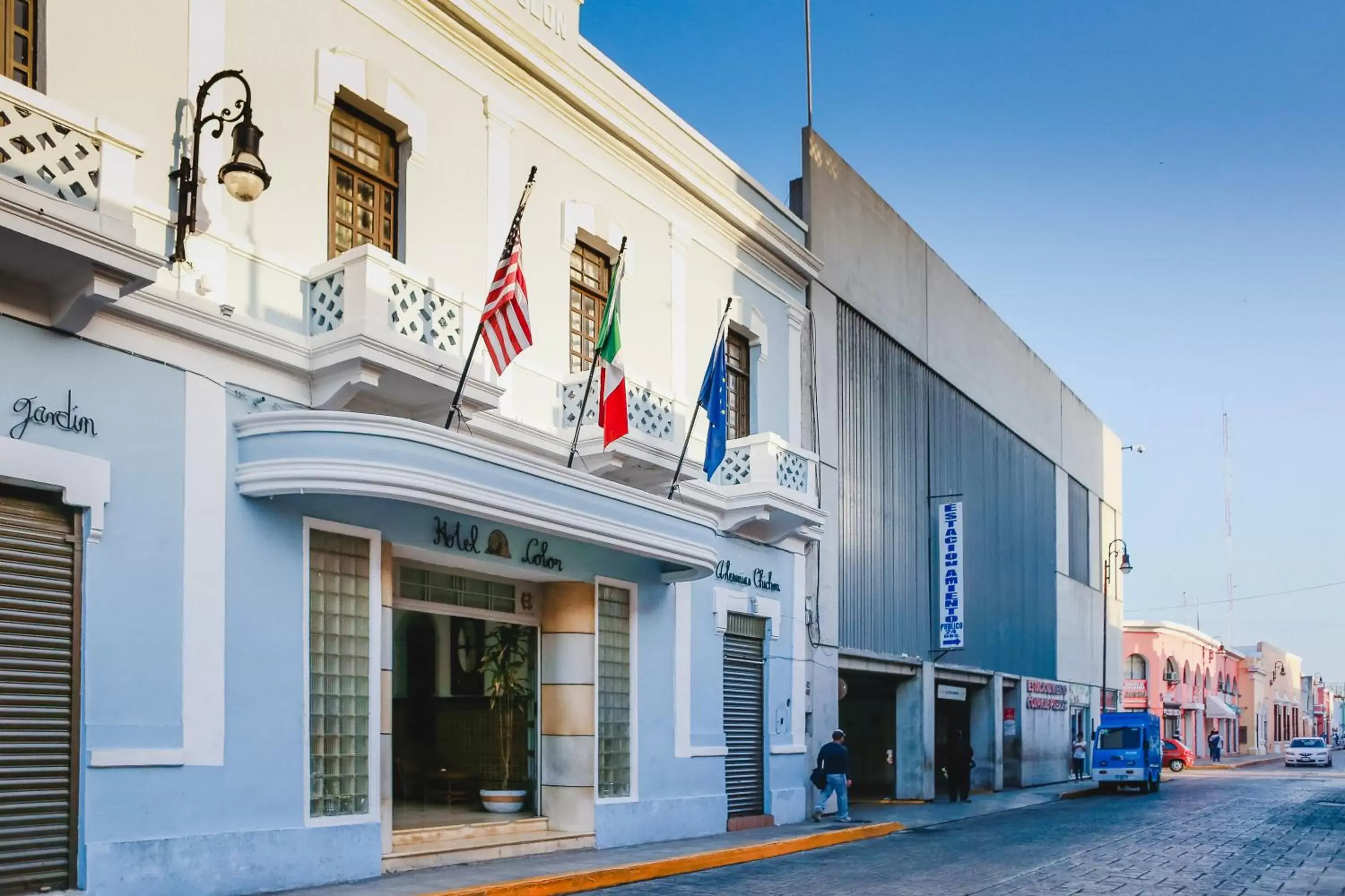 Facade/entrance, Property Building in Hotel Colon Merida