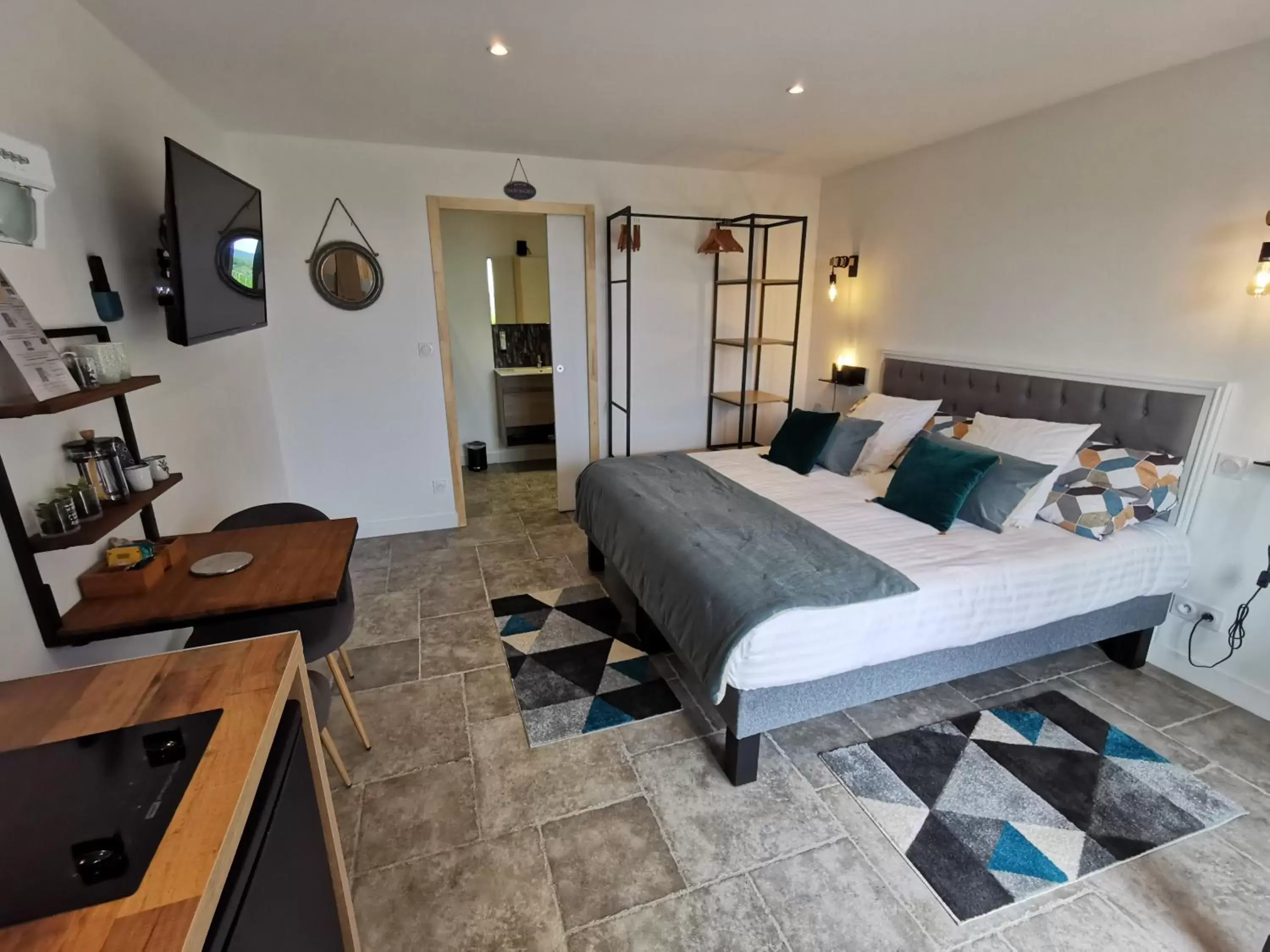 Bedroom in Les Terrasses de Saumur - Hôtel & Appartements - Restaurant & Spa (Logis)