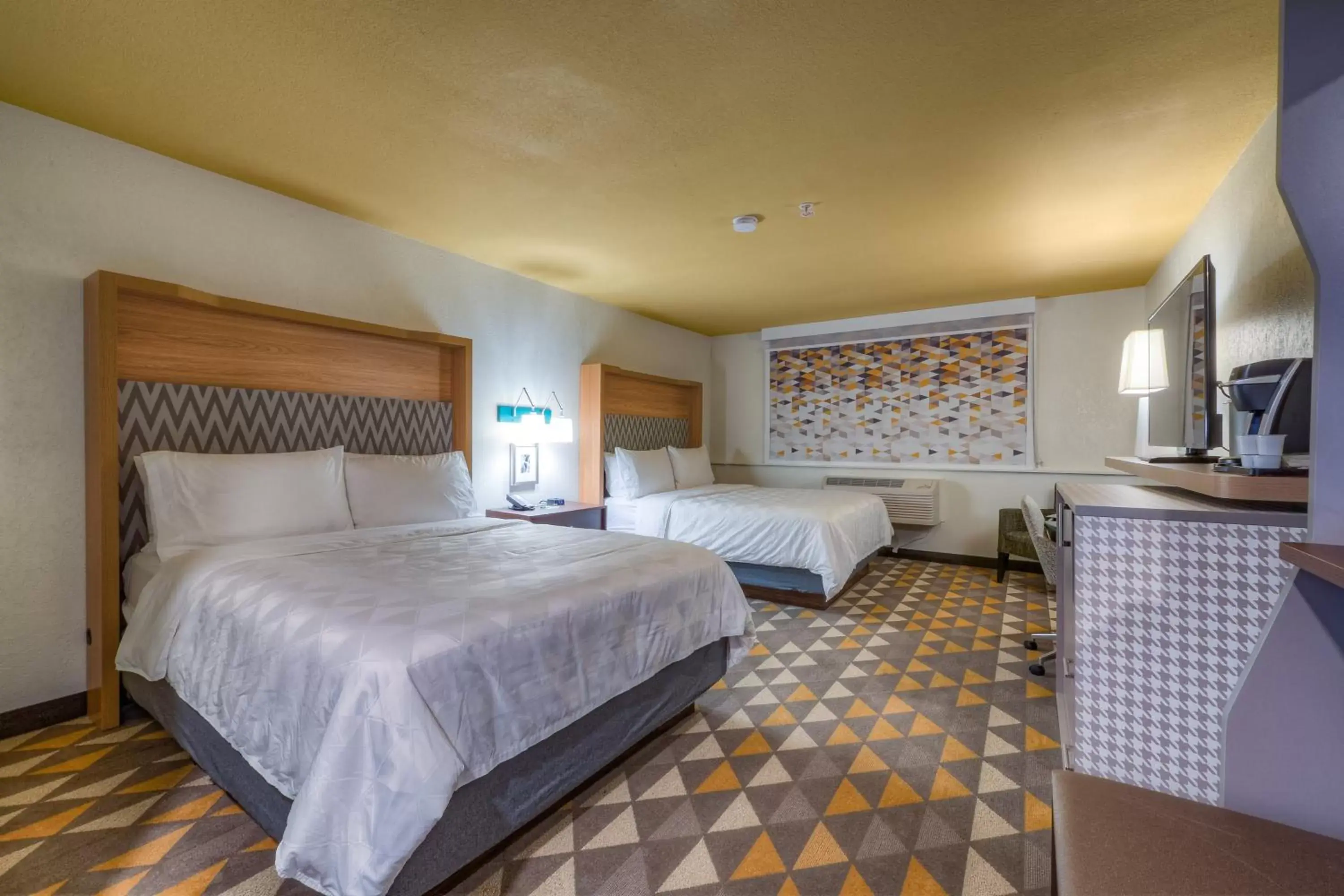 Standard Room with Two Queen Beds in Holiday Inn Tacoma Mall by IHG Standard Room with Two Queen Beds in Holiday Inn Tacoma Mall by IHG