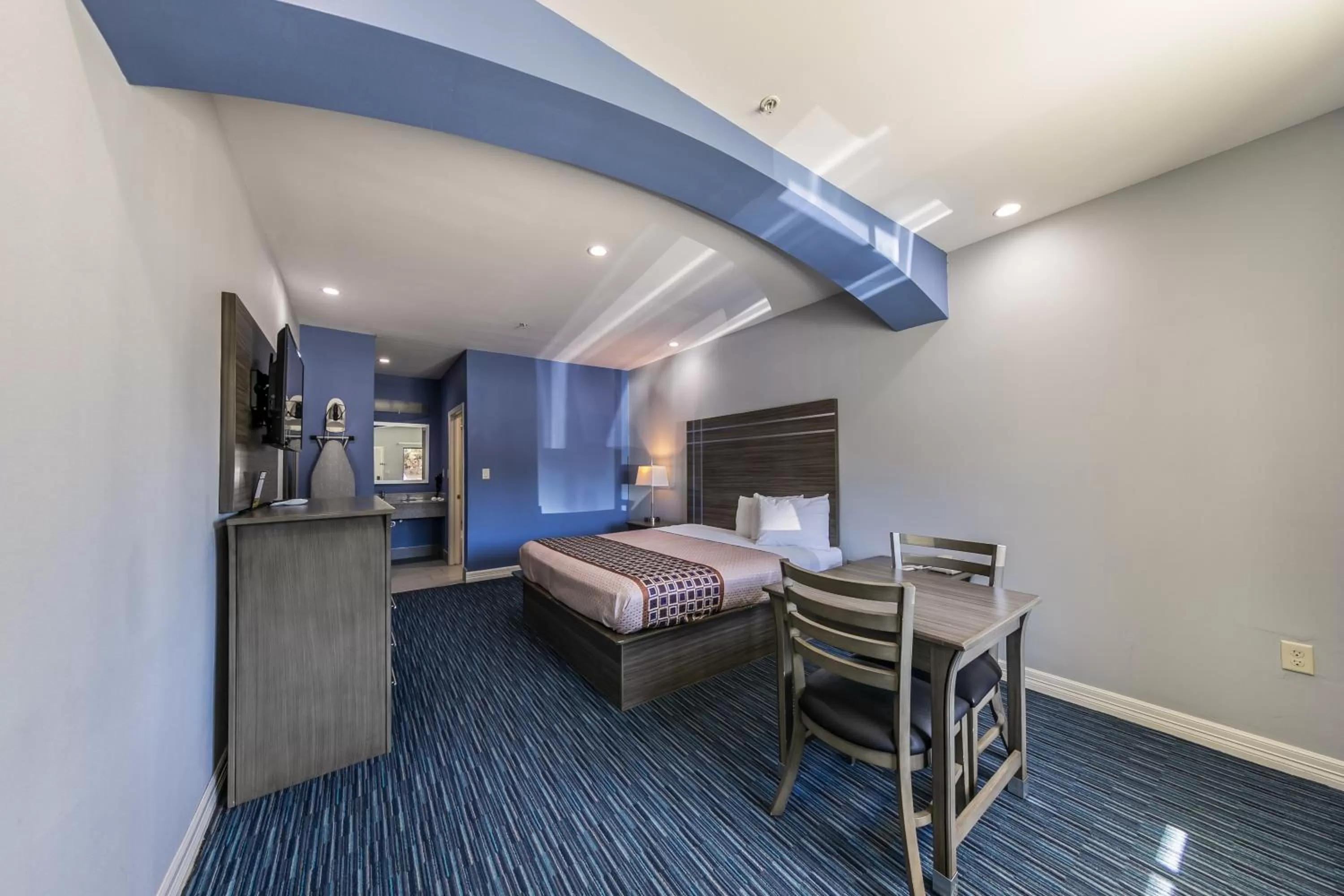 Bed in Home Place Inn Spring I-45 North and 1960