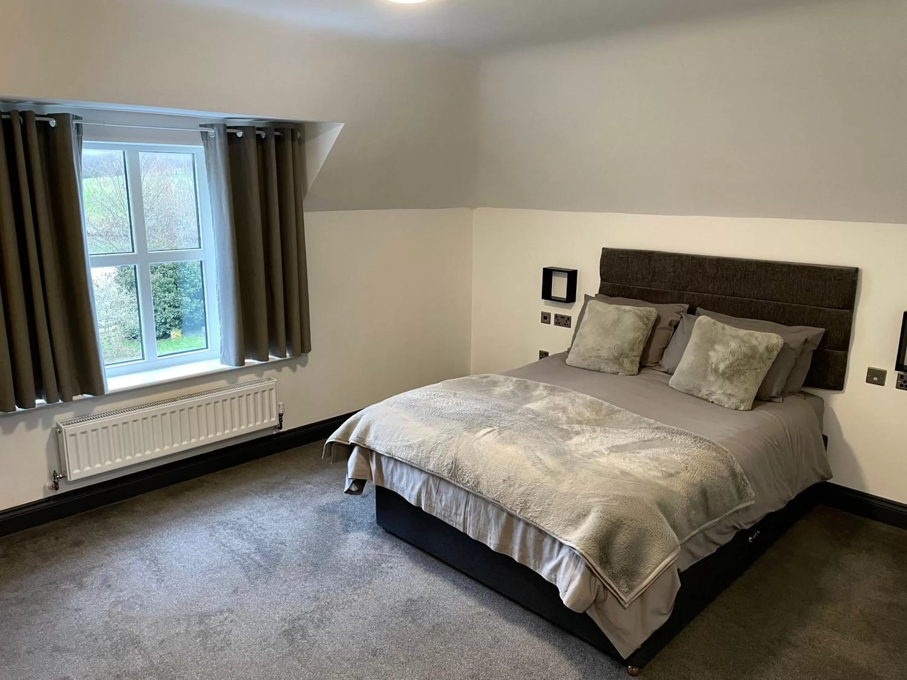 Bed in Cadmore Lodge Bed & Breakfast