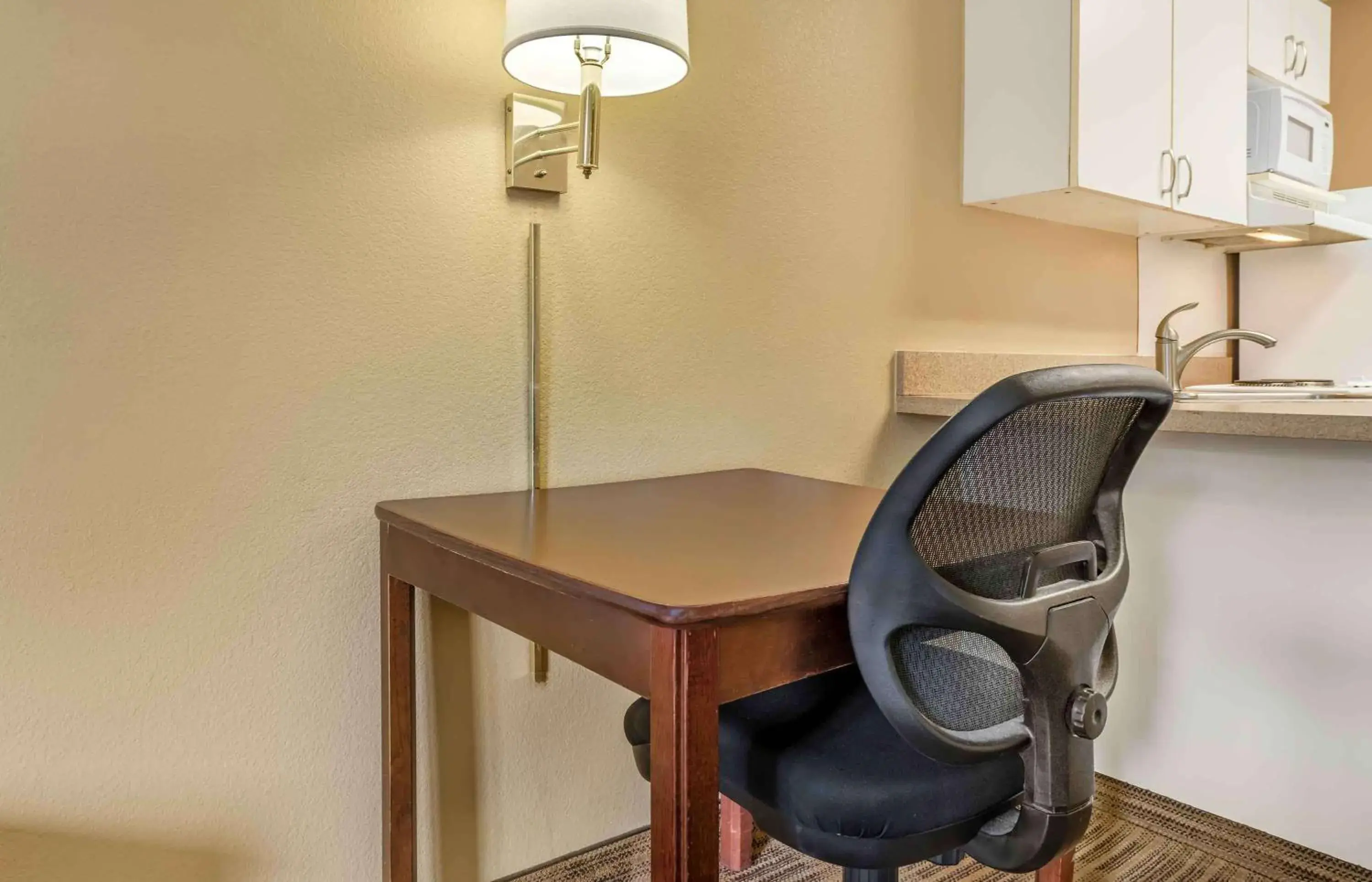 Bedroom in Extended Stay America Suites - Minneapolis - Maple Grove Bedroom in Extended Stay America Suites - Minneapolis - Maple Grove