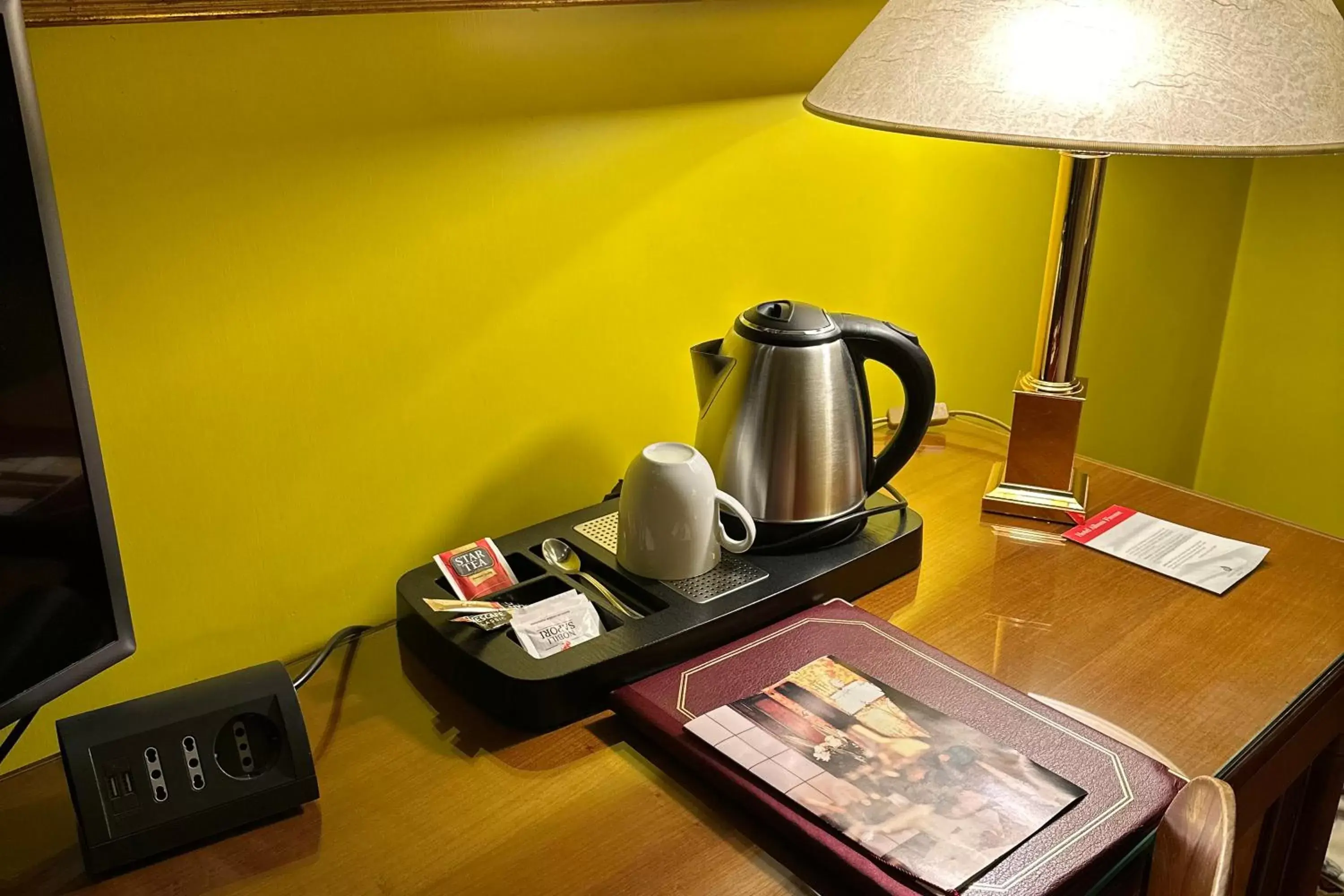 Coffee/tea facilities in Hotel Albani Firenze