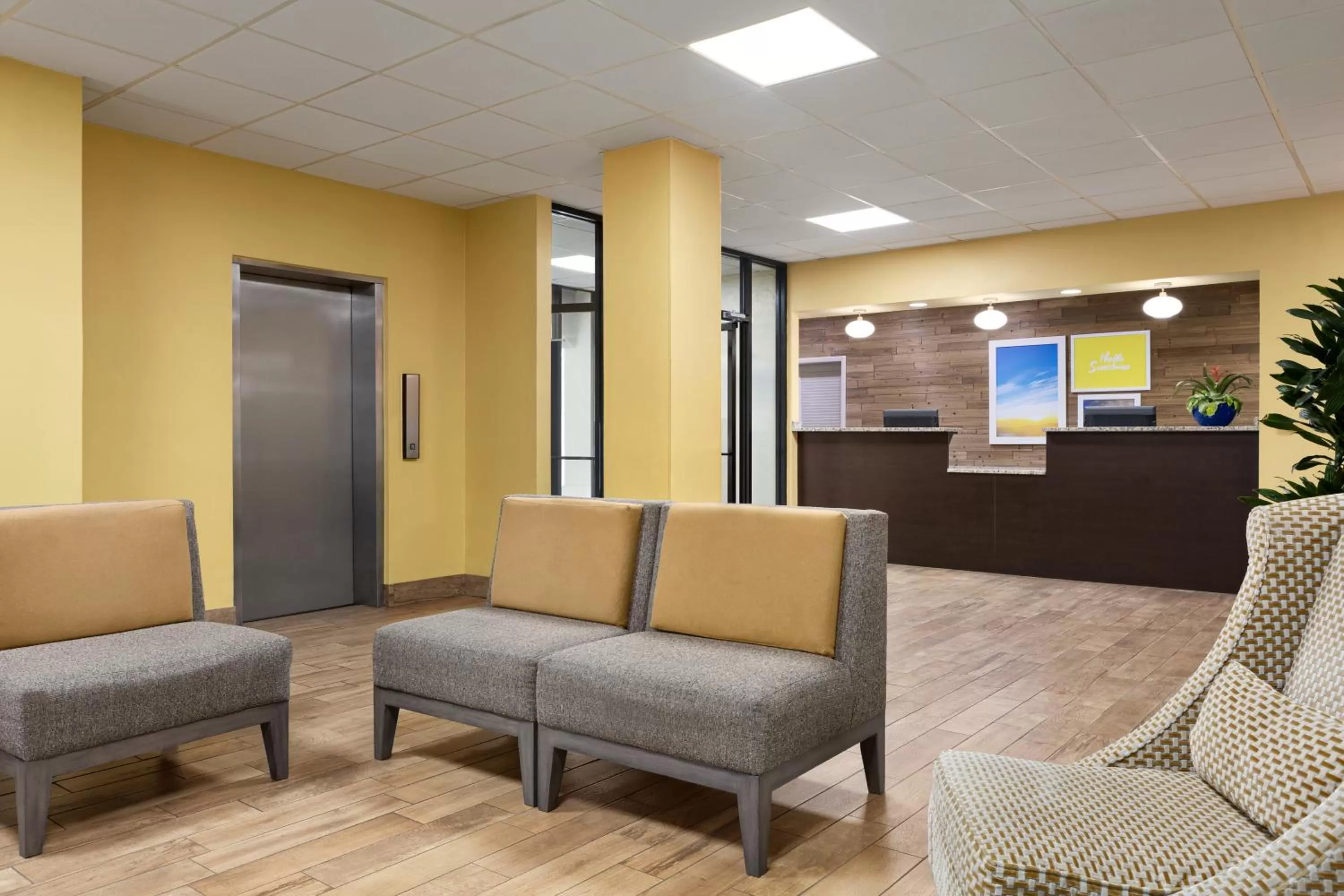 Lobby or reception in Hotel Bo, a Days Inn by Wyndham Chattanooga Downtown