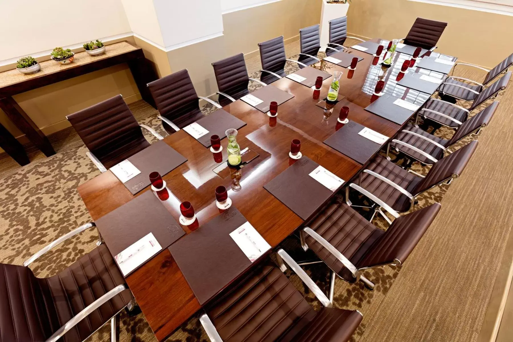 Meeting/conference room, Restaurant/Places to Eat in Grand Tikal Futura Hotel