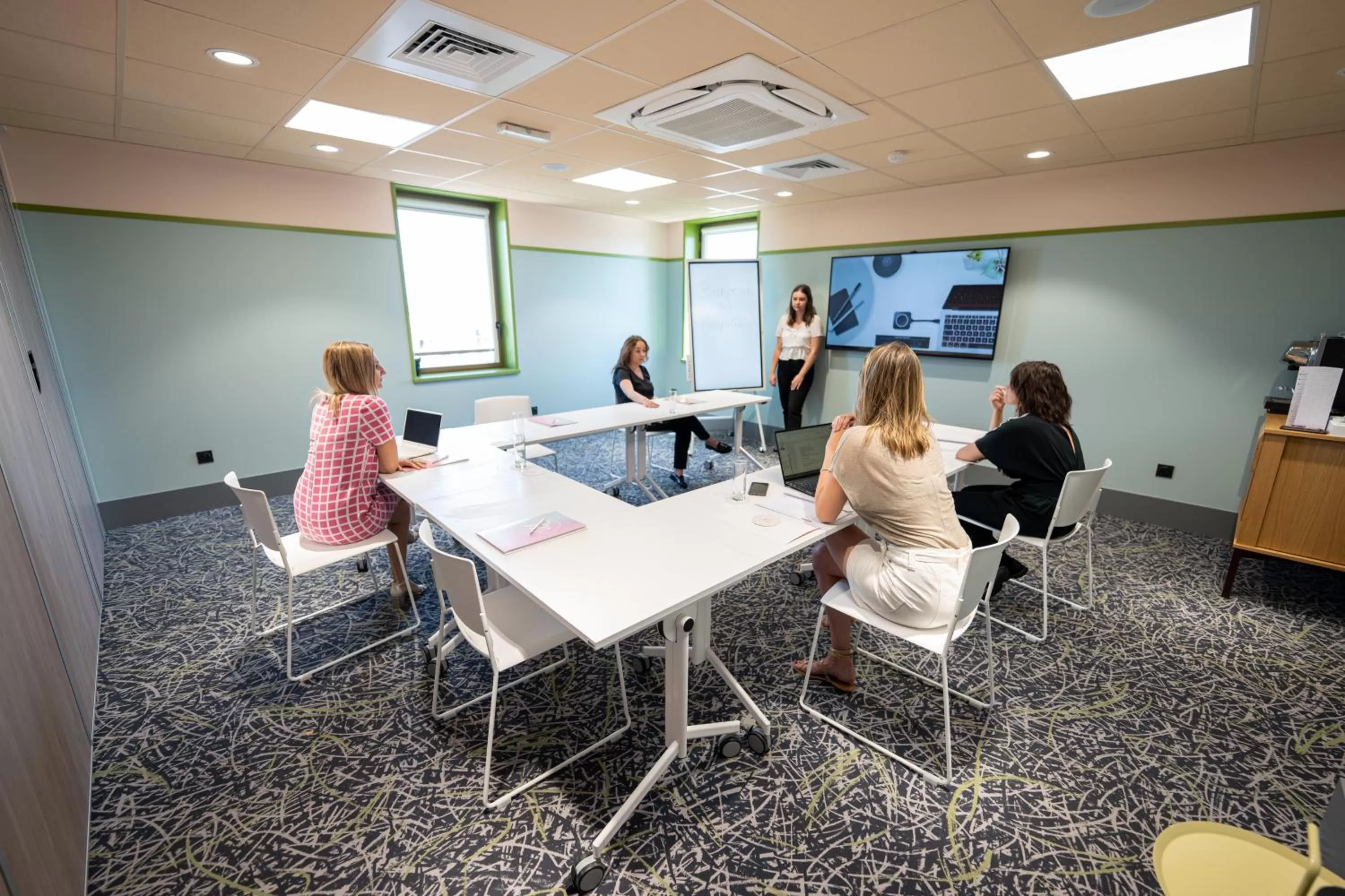 People in Aiden by Best Western Clermont-Ferrand Hotel & Spa