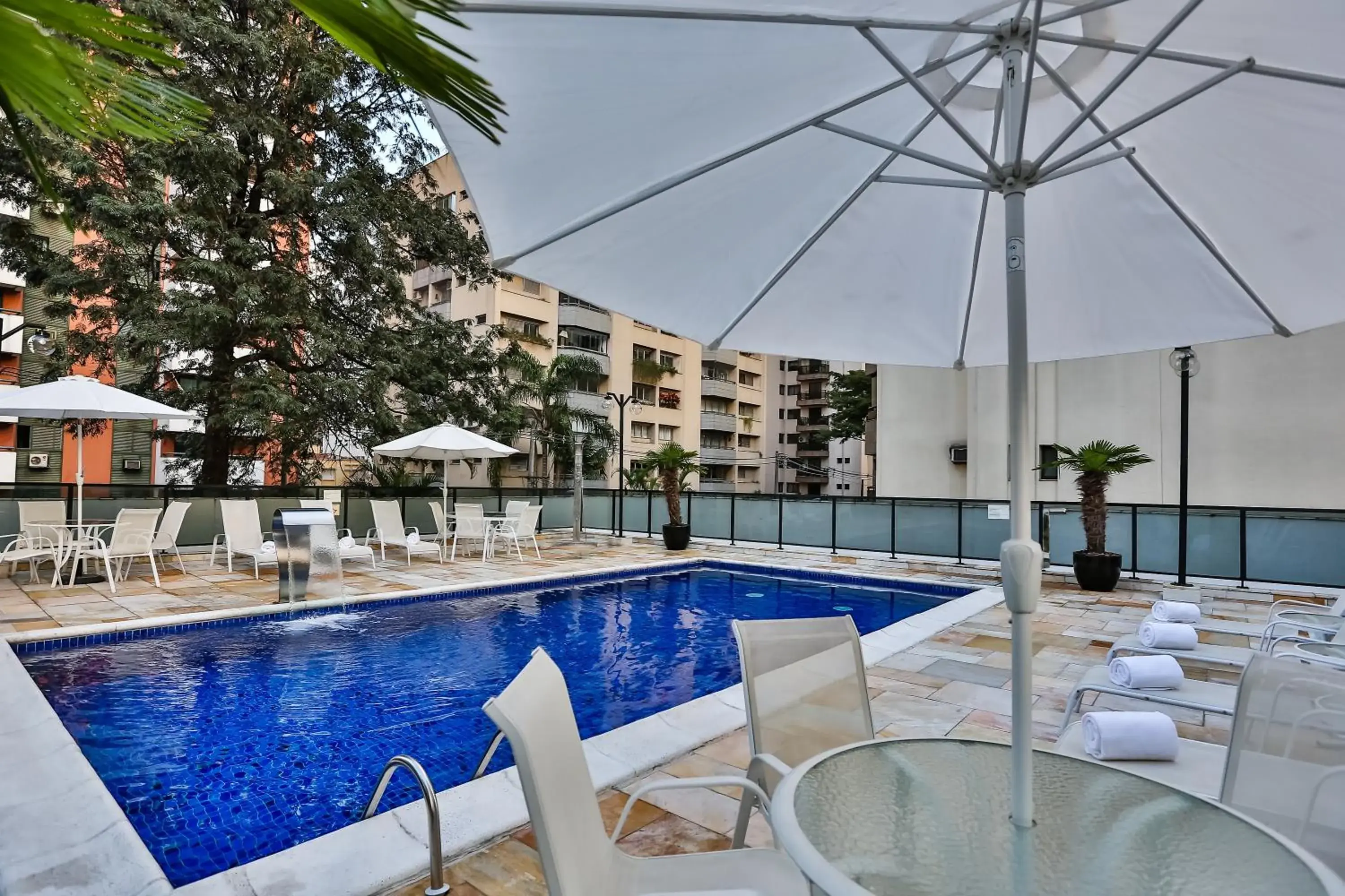 Swimming pool in Roomo Transamerica SP Itaim Bibi Swimming pool in Roomo Transamerica SP Itaim Bibi