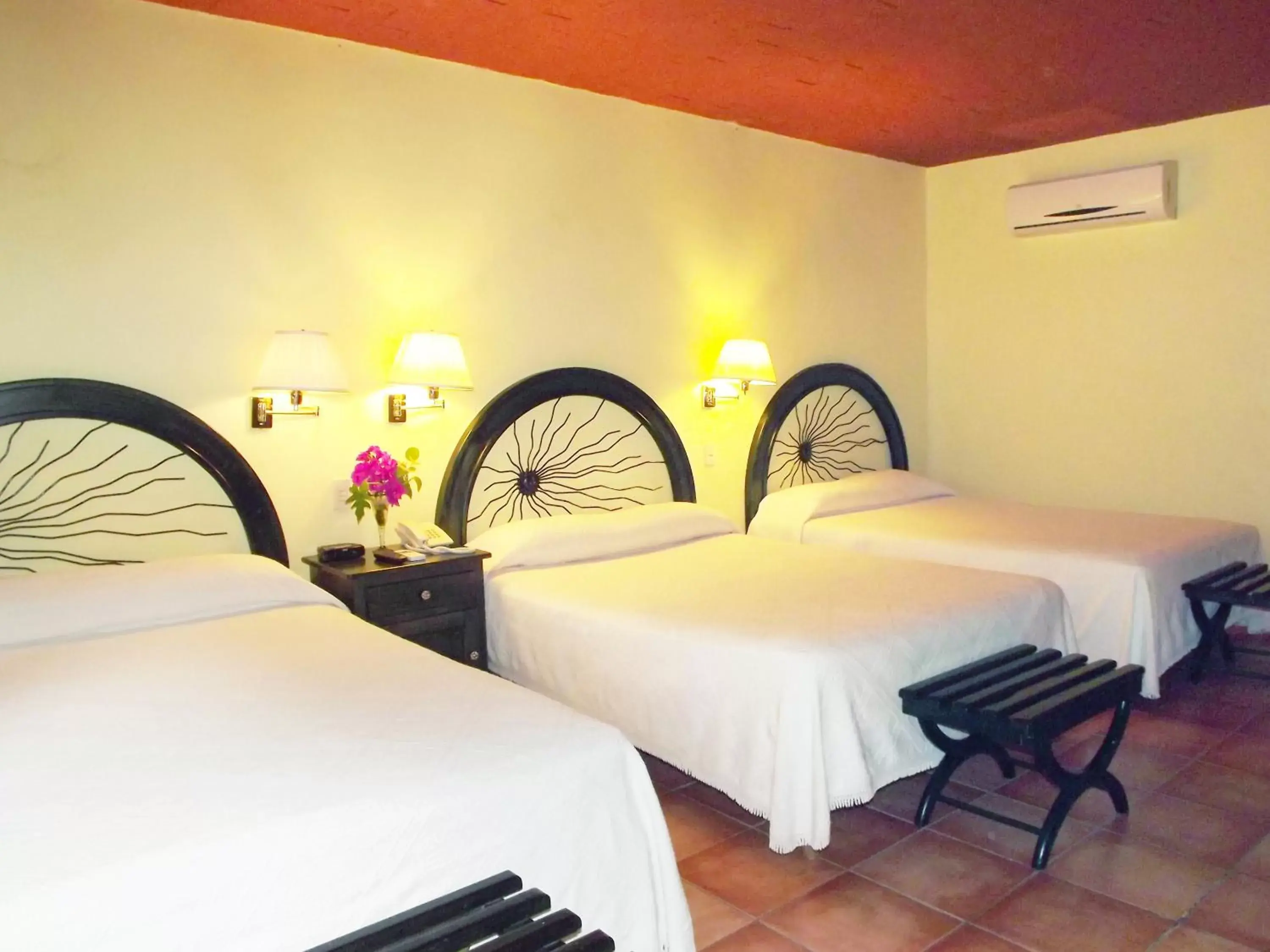 Photo of the whole room, Bed in Hotel Chichen Itza Photo of the whole room, Bed in Hotel Chichen Itza