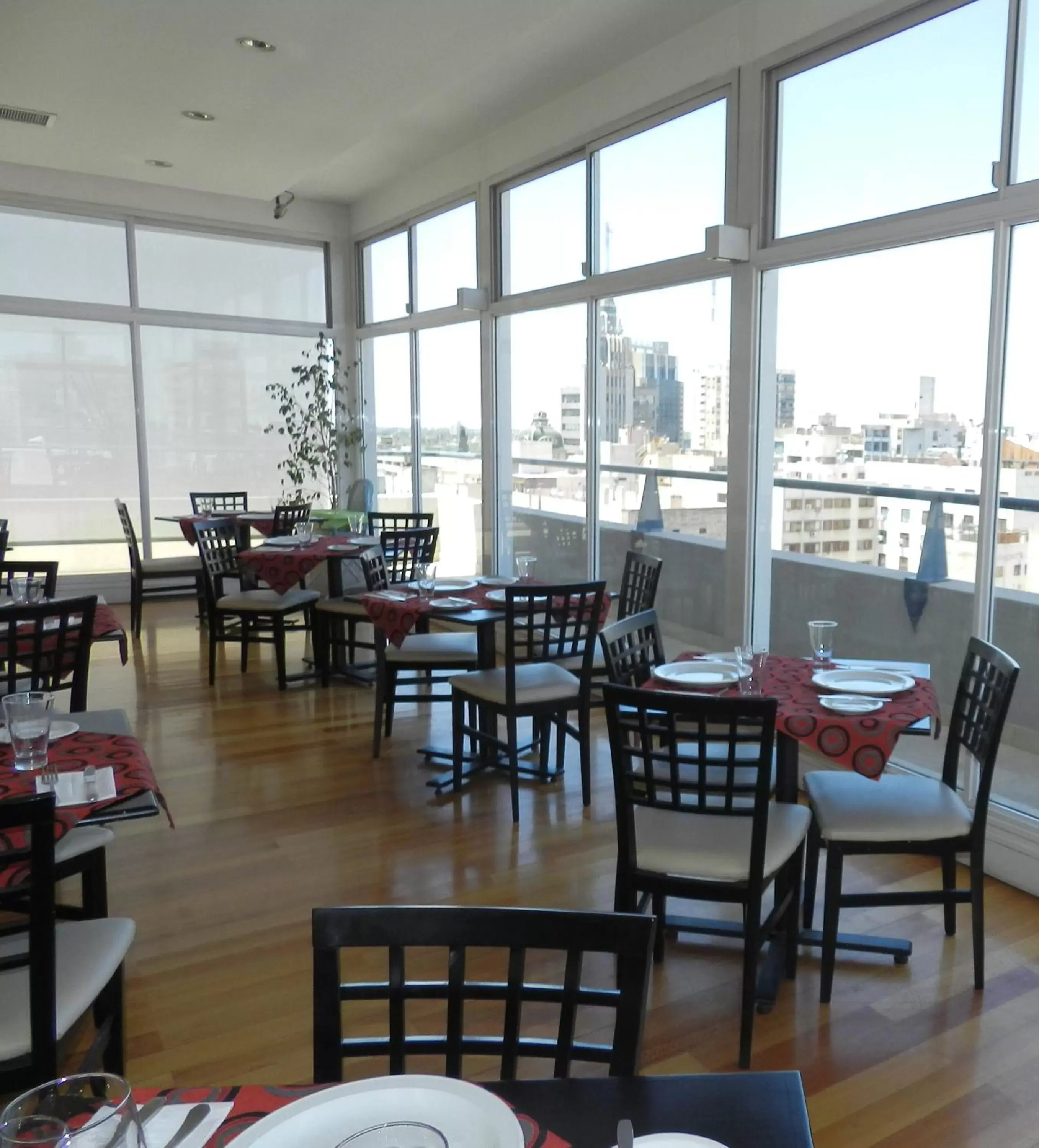 Dining area, Restaurant/Places to Eat in Hotel Mendoza